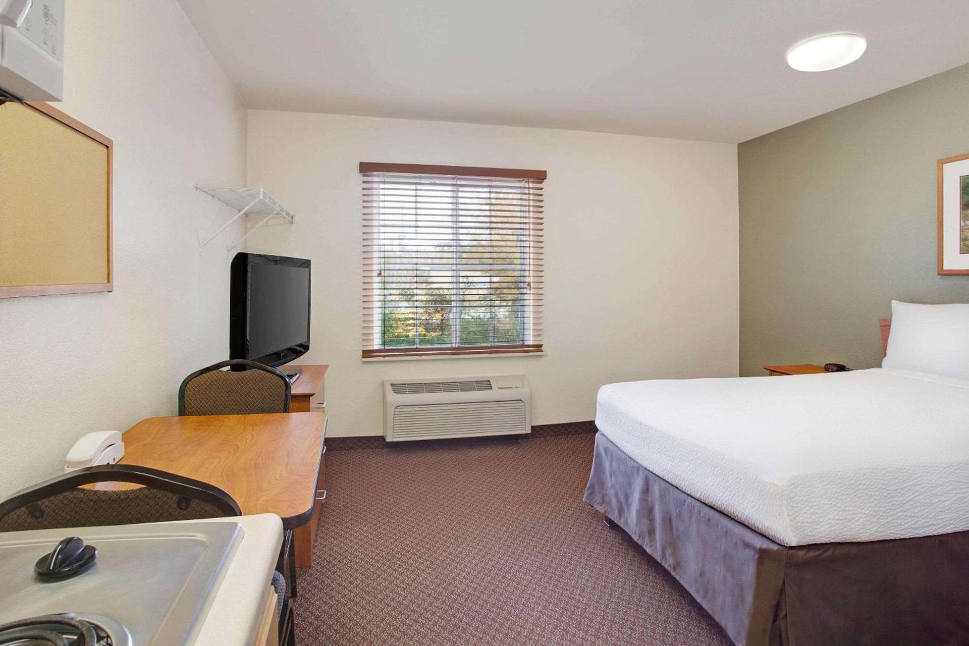 WoodSpring Suites Chesapeake-Norfolk South photo 5