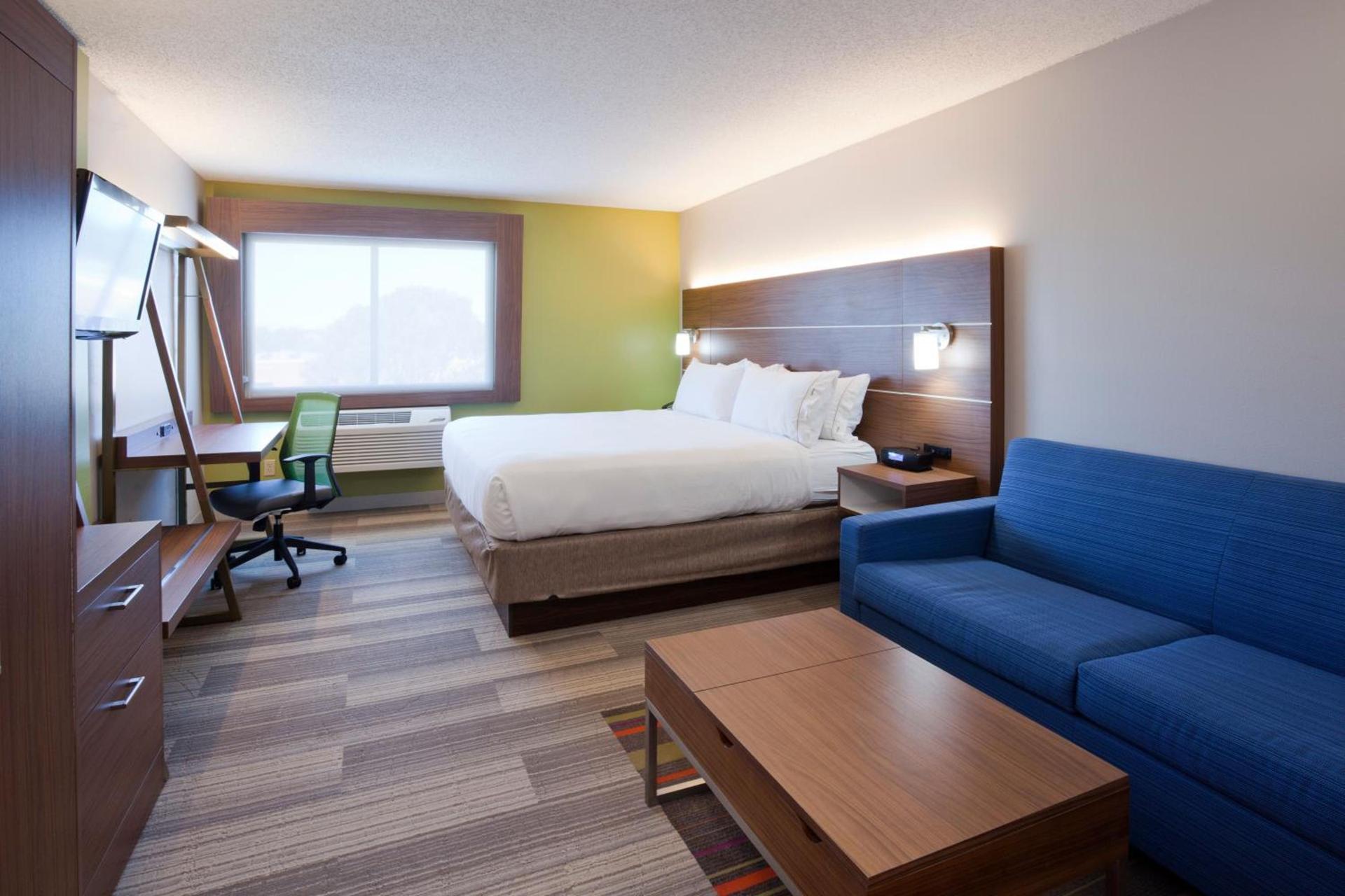 Holiday Inn Express & Suites Minneapolis - West End by IHG photo 9