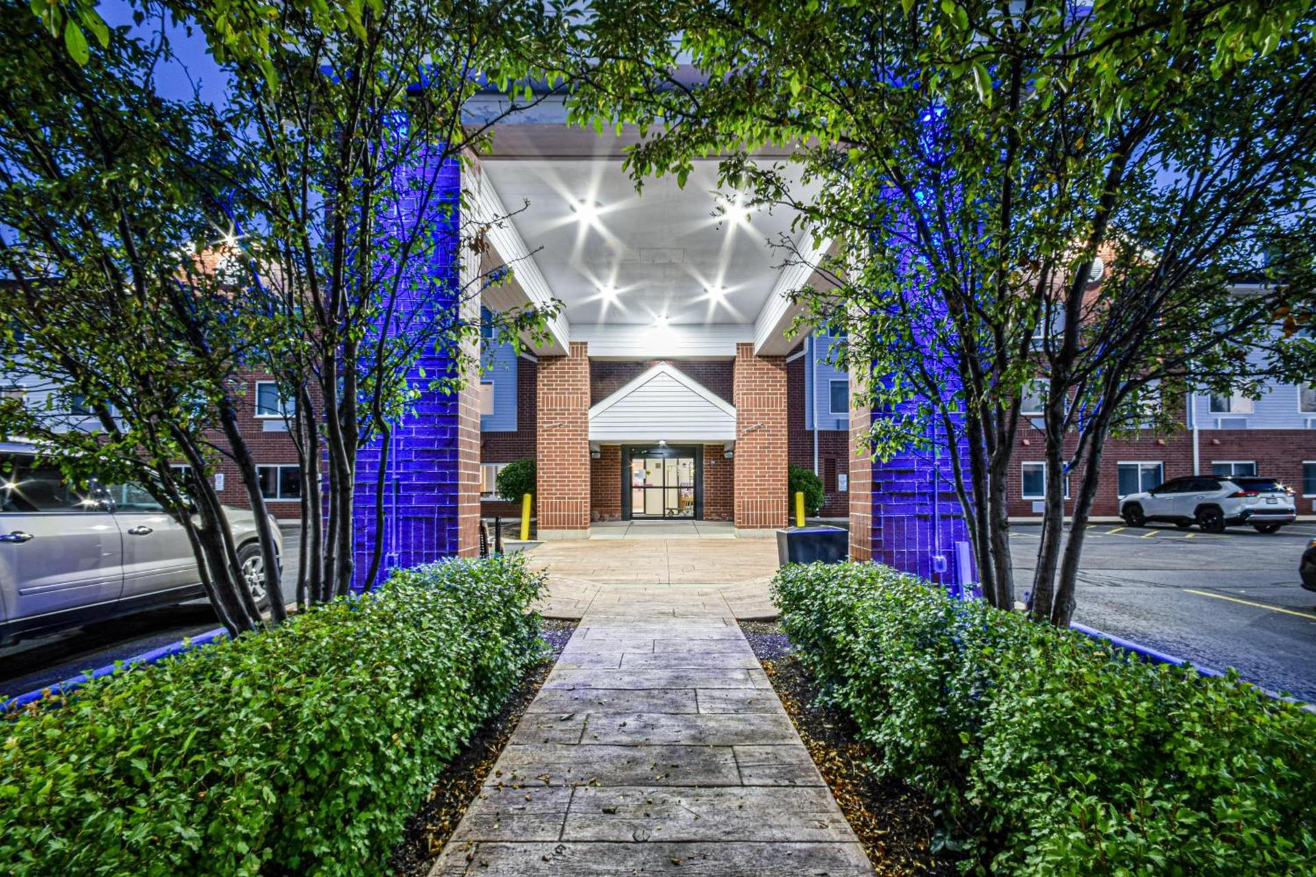Holiday Inn Express Chicago Northwest-Vernon Hills by IHG photo 34