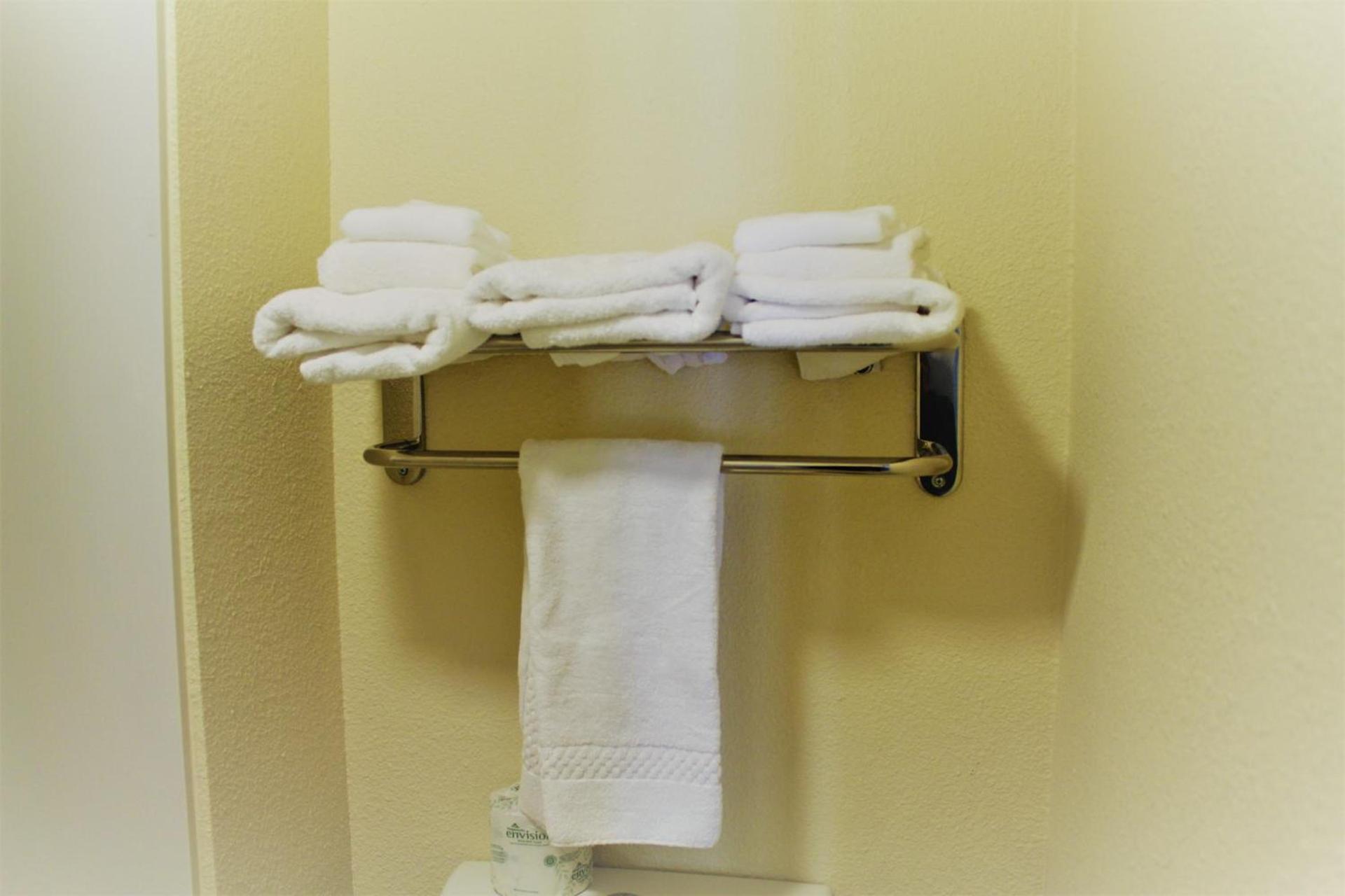 Oregon Trail Inn and Suites photo 17