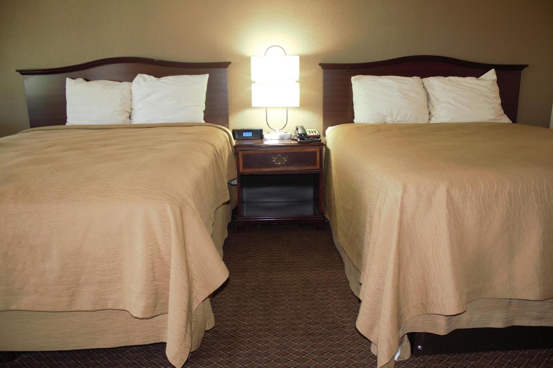 Oregon Trail Inn and Suites photo 11