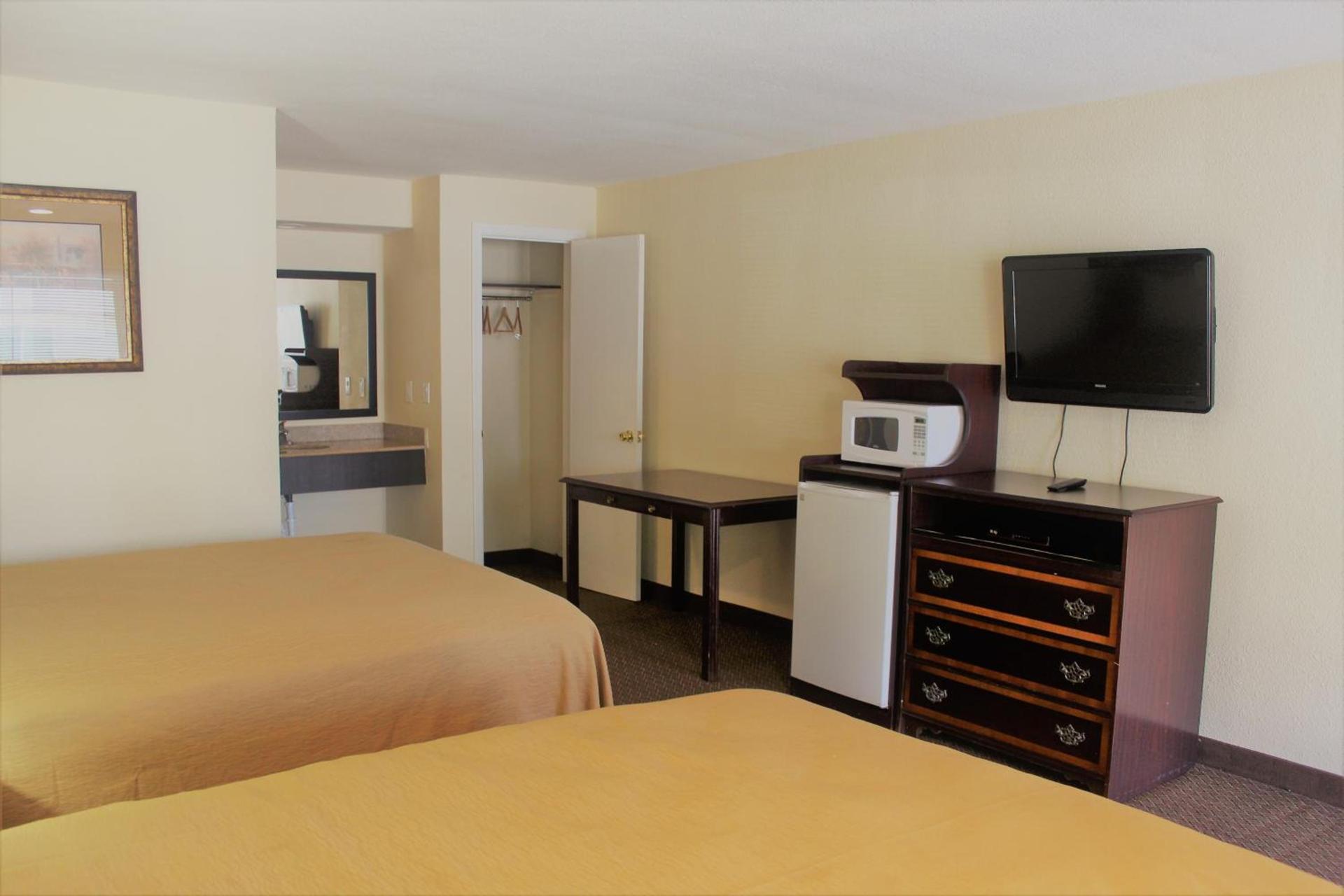 Oregon Trail Inn and Suites photo 9
