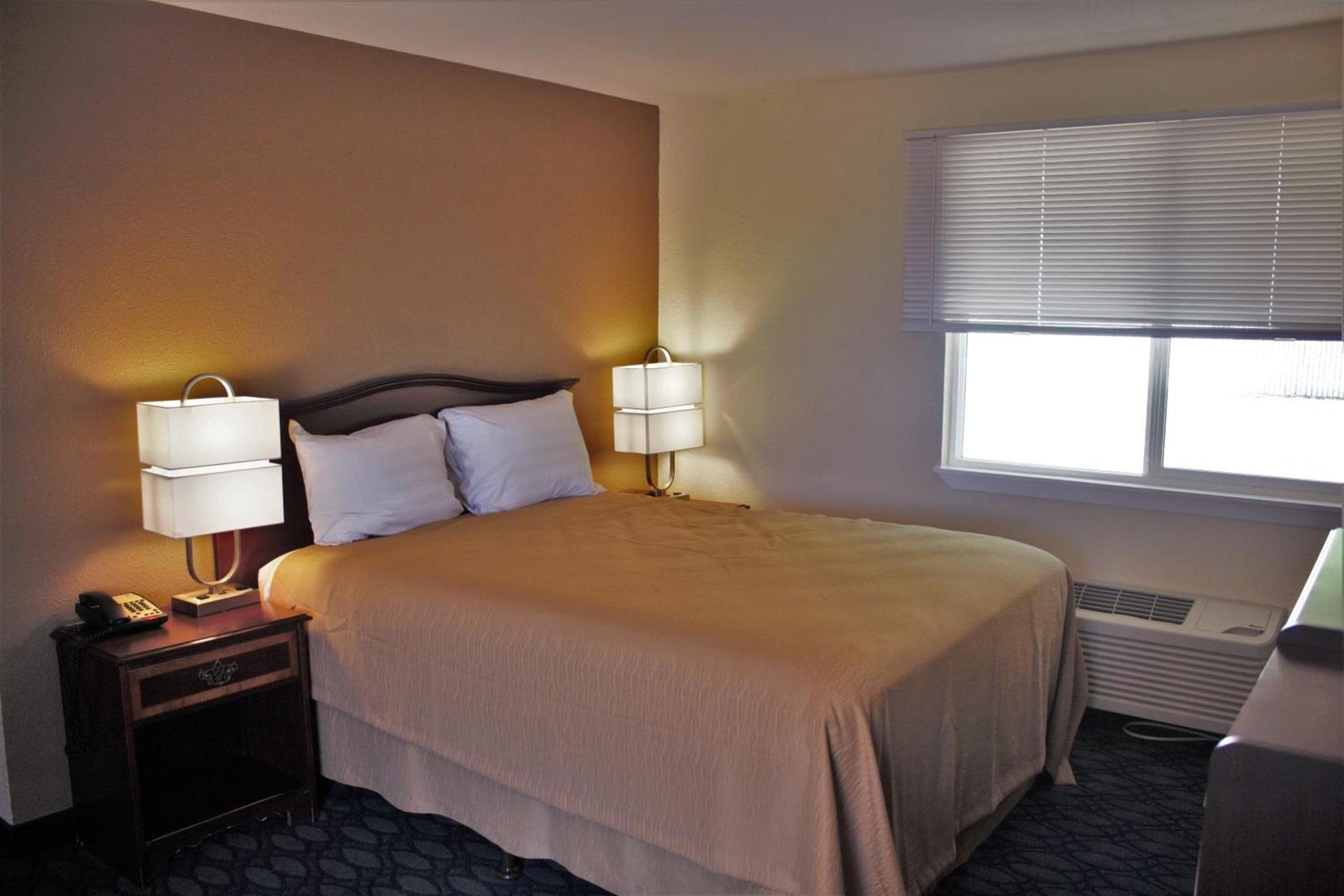 Oregon Trail Inn and Suites photo 8