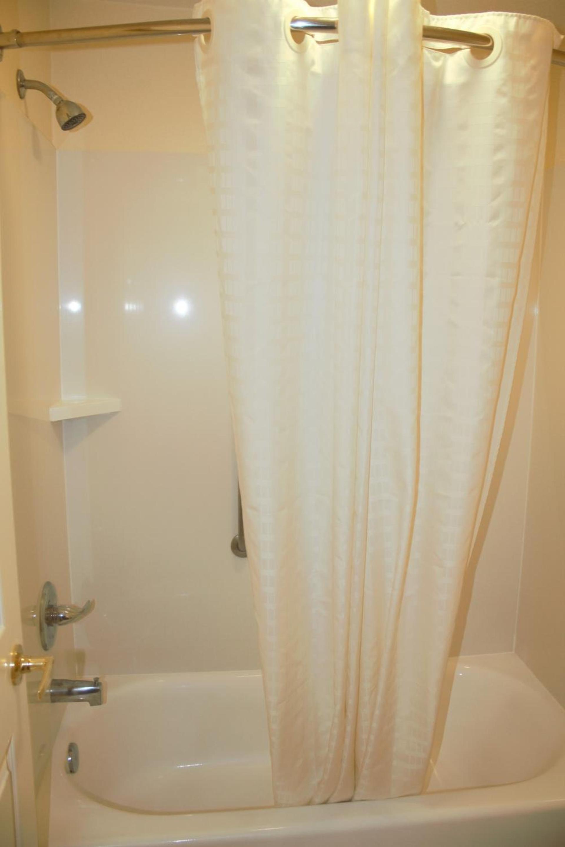 Oregon Trail Inn and Suites photo 7