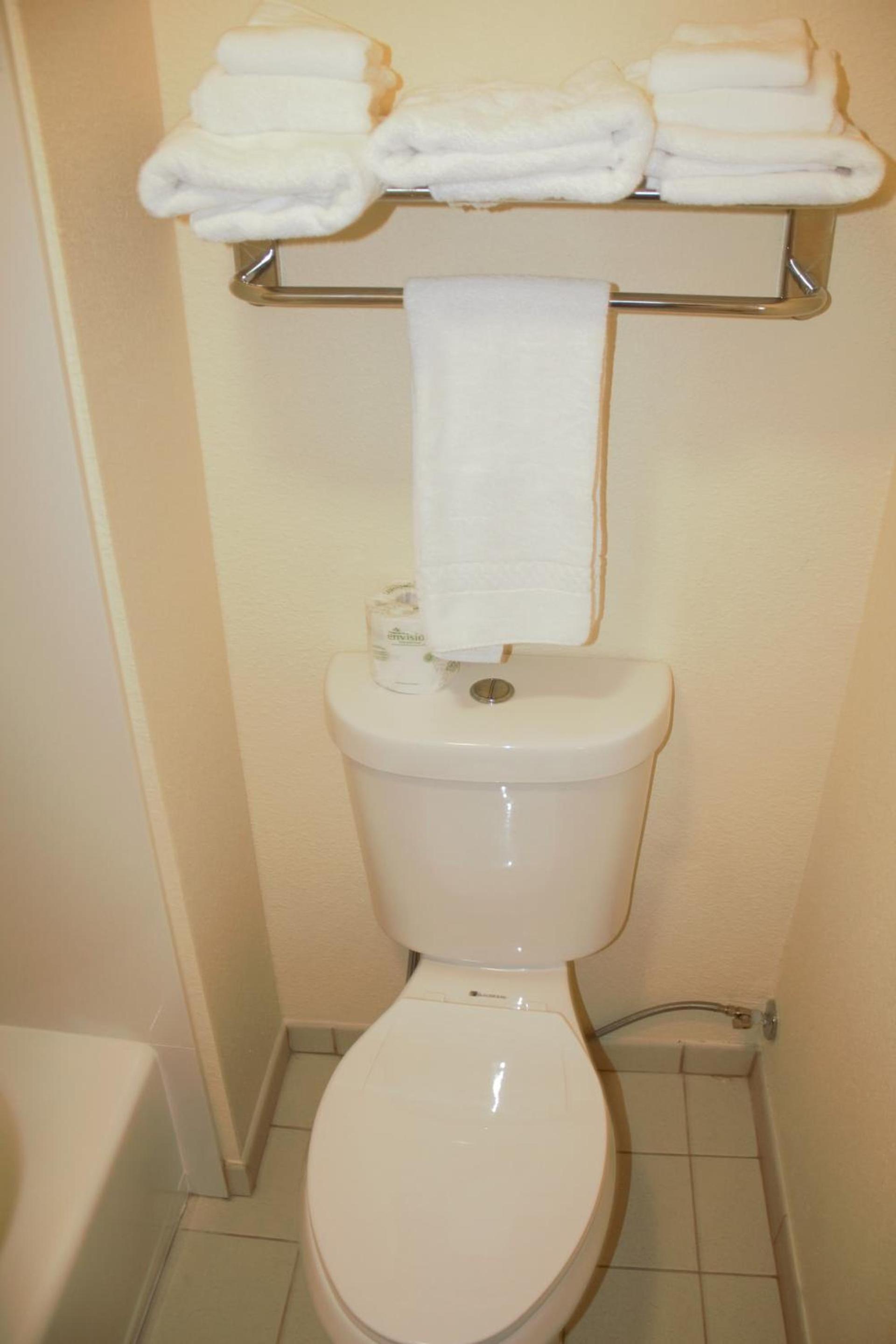 Oregon Trail Inn and Suites photo 6