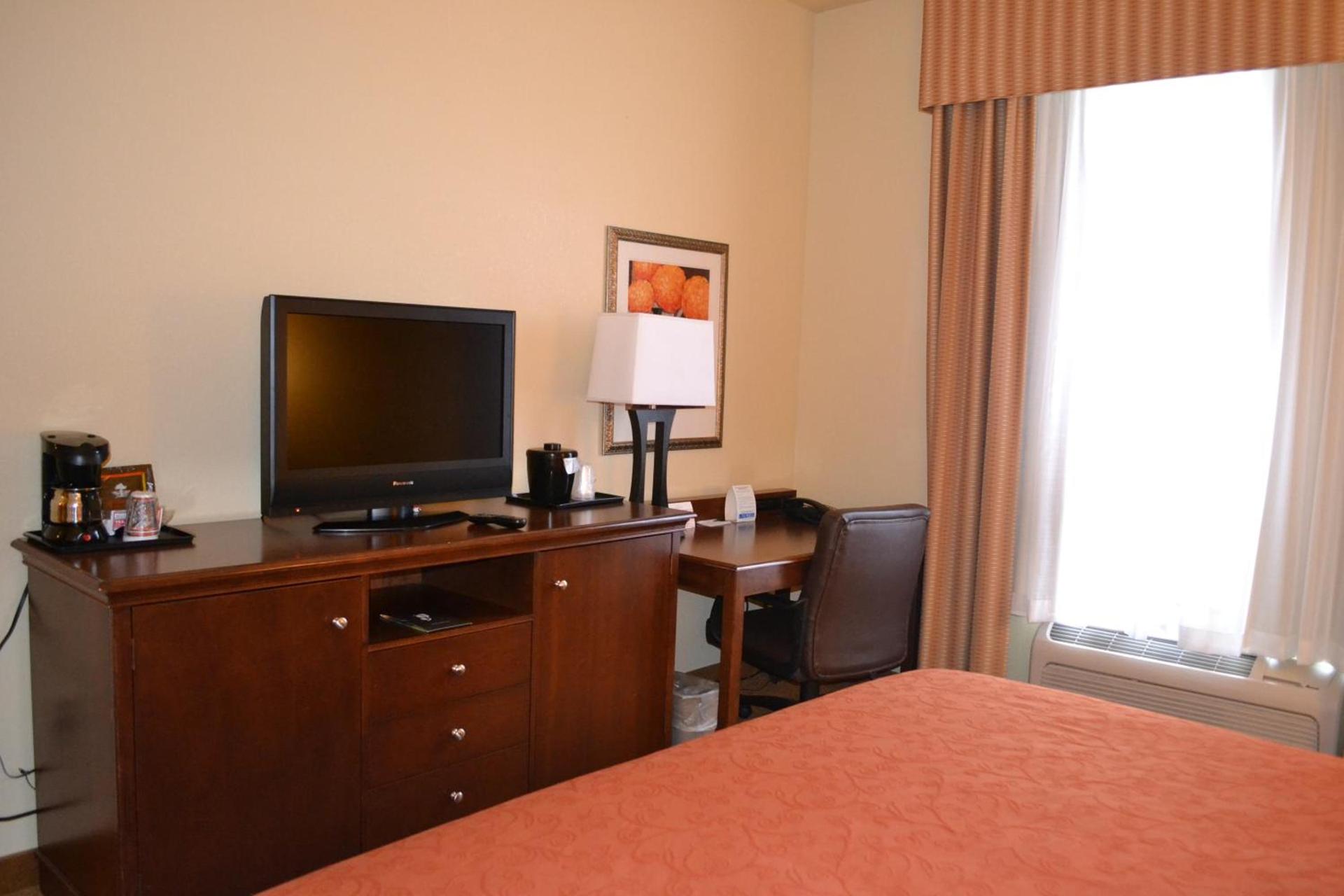 Spark by Hilton California Lexington Park photo 31