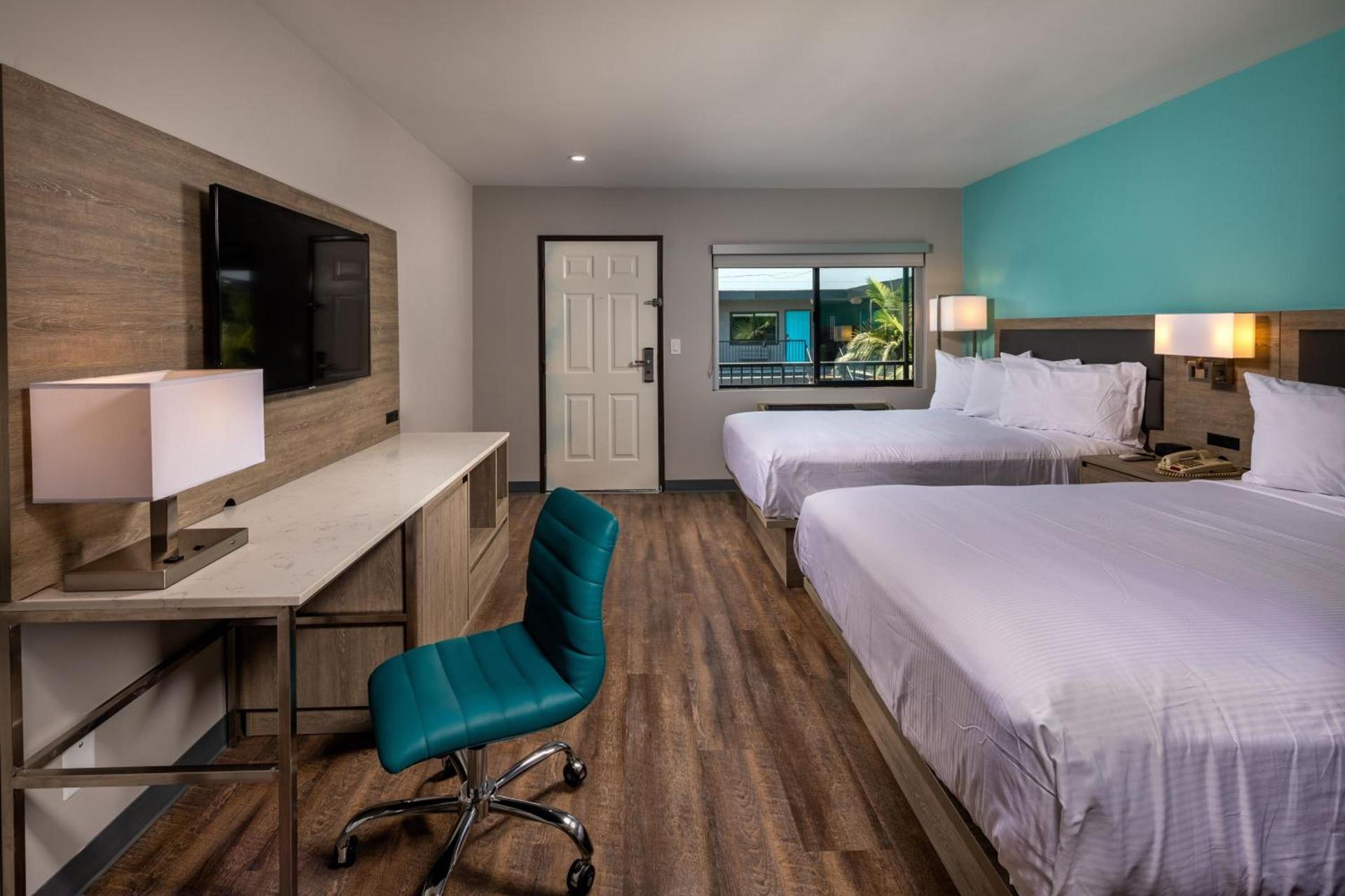 Travelodge by Wyndham LAX photo 12