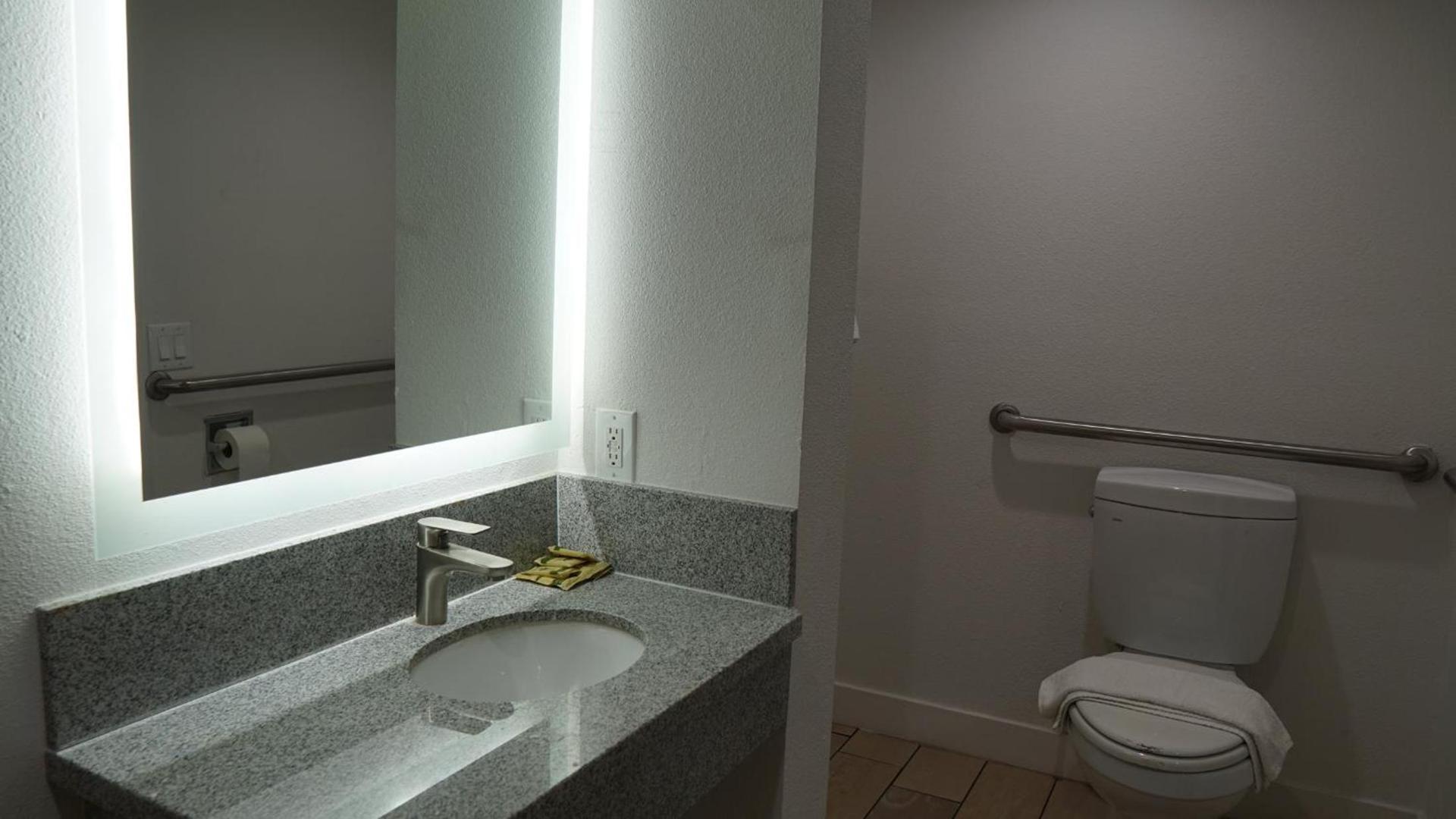 Sea Breeze Inn - LAX Airport, Los Angeles photo 32
