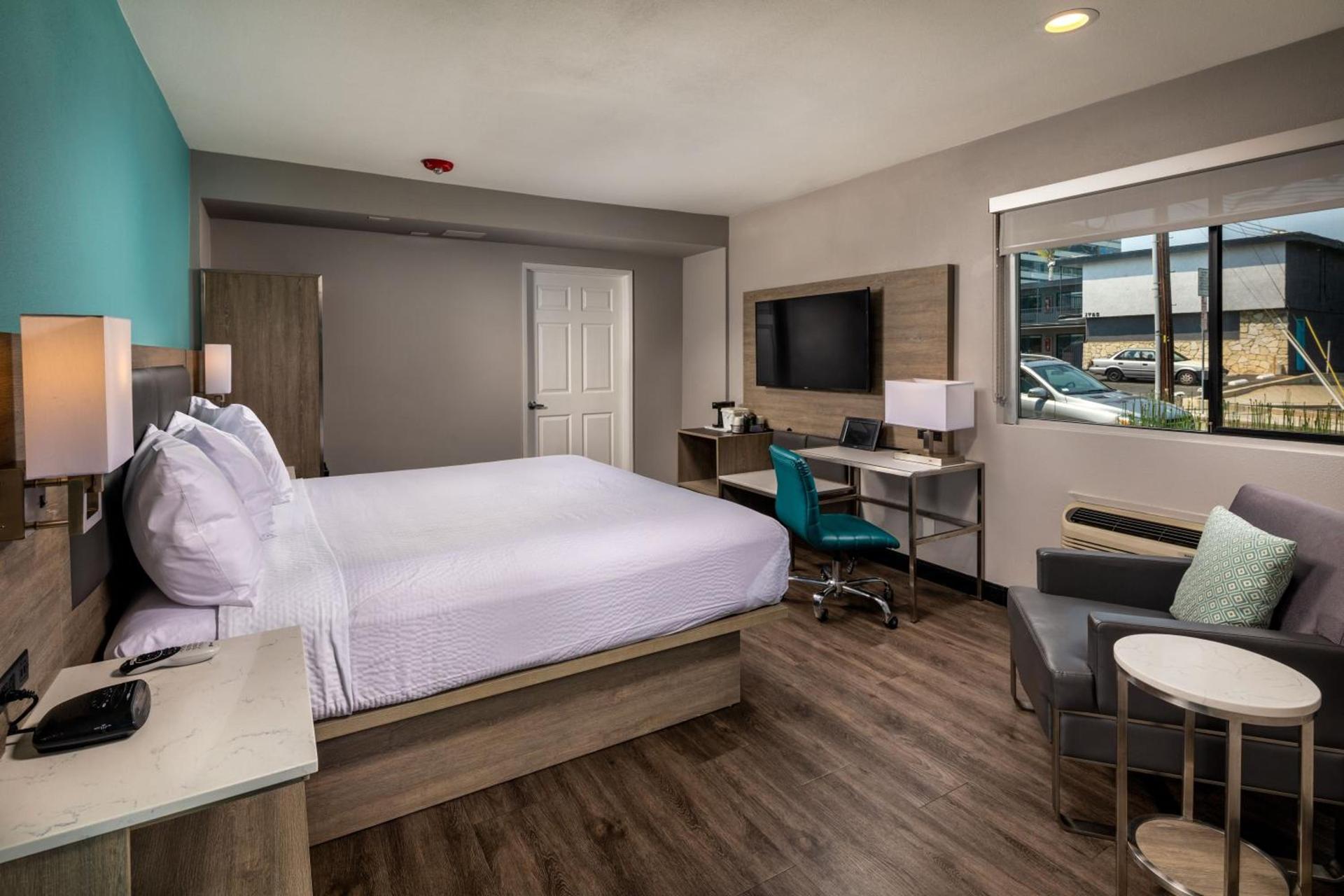 Travelodge by Wyndham LAX photo 15