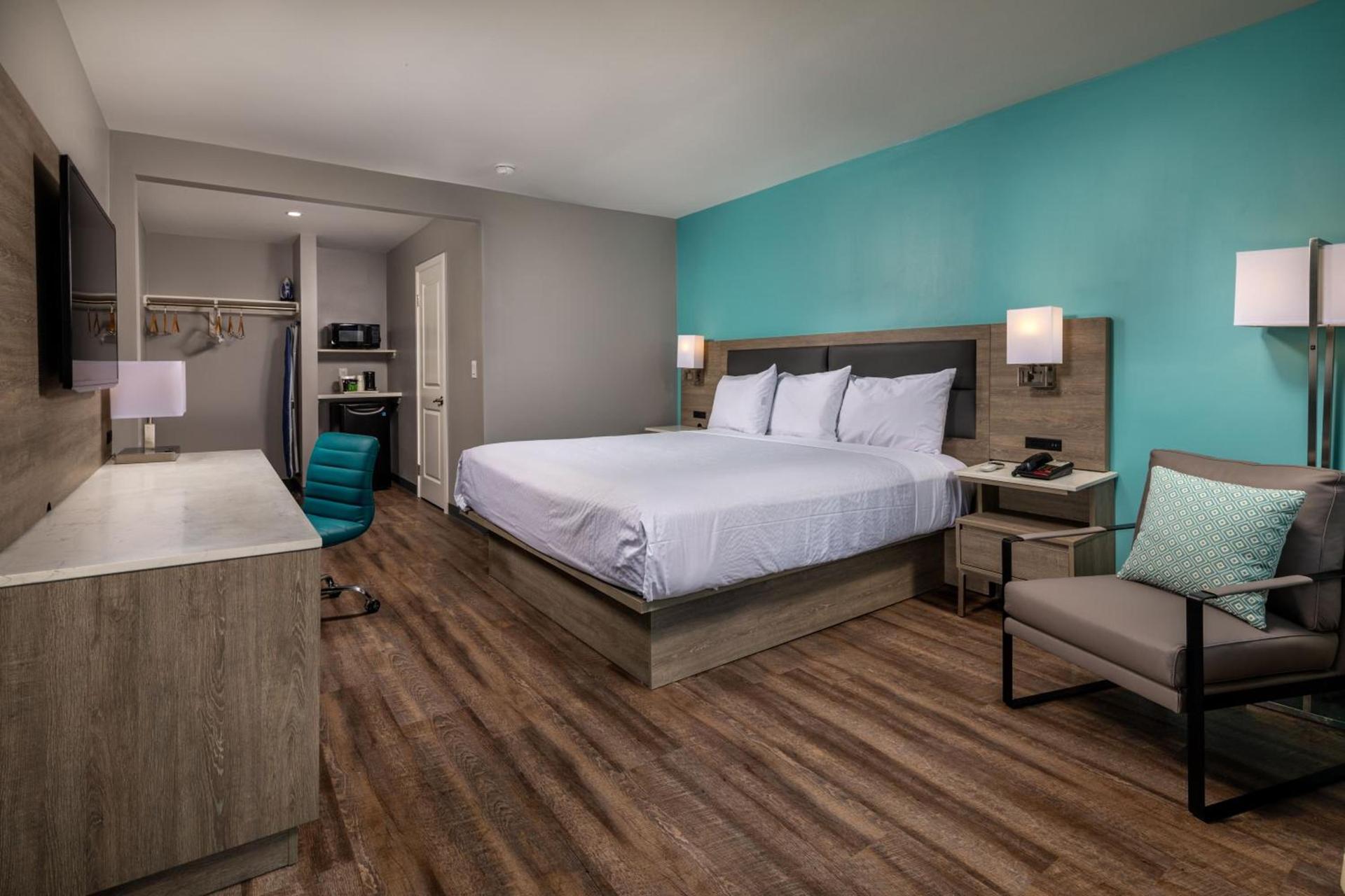 Travelodge by Wyndham LAX photo 4