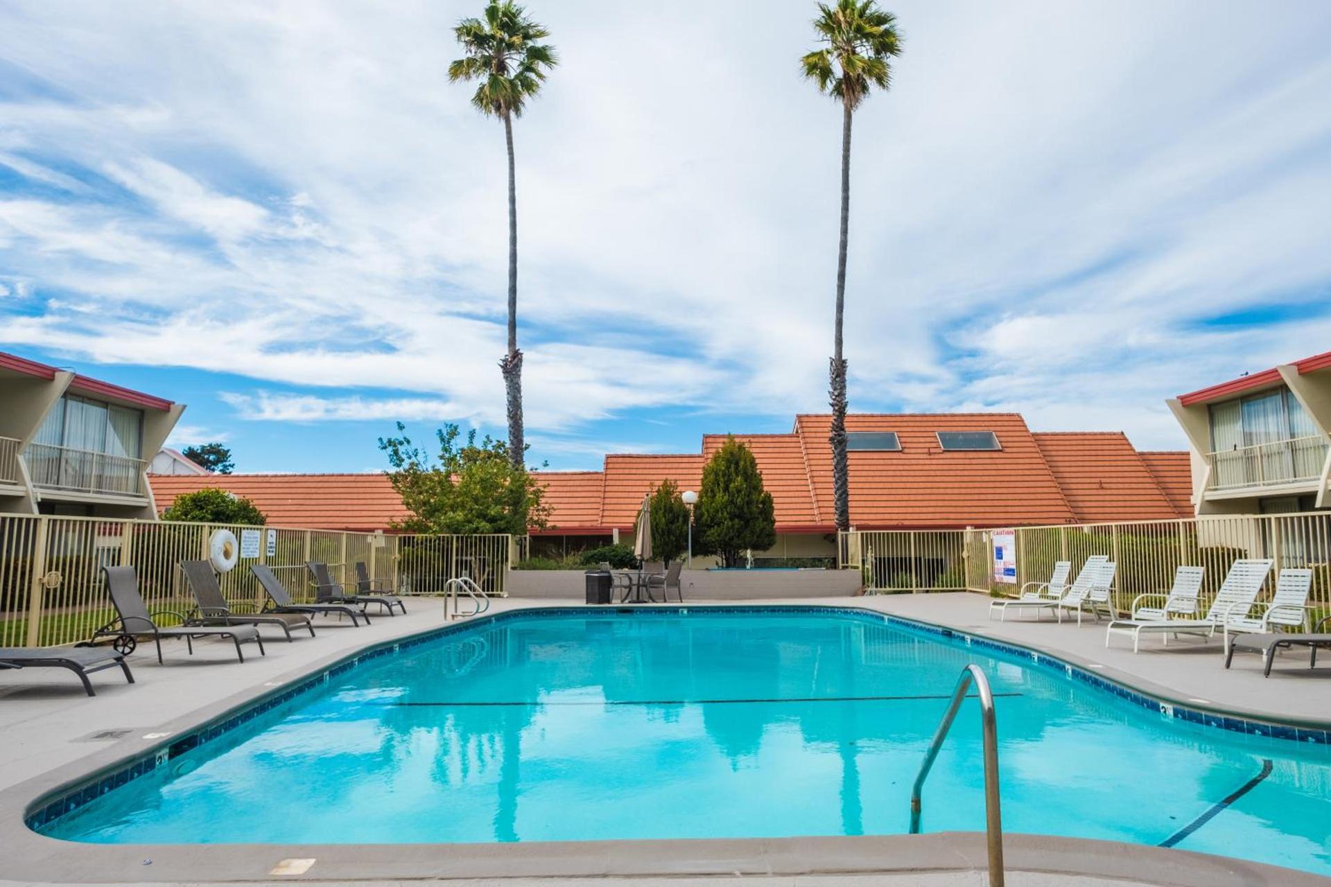 Travelodge by Wyndham Monterey Bay photo 13
