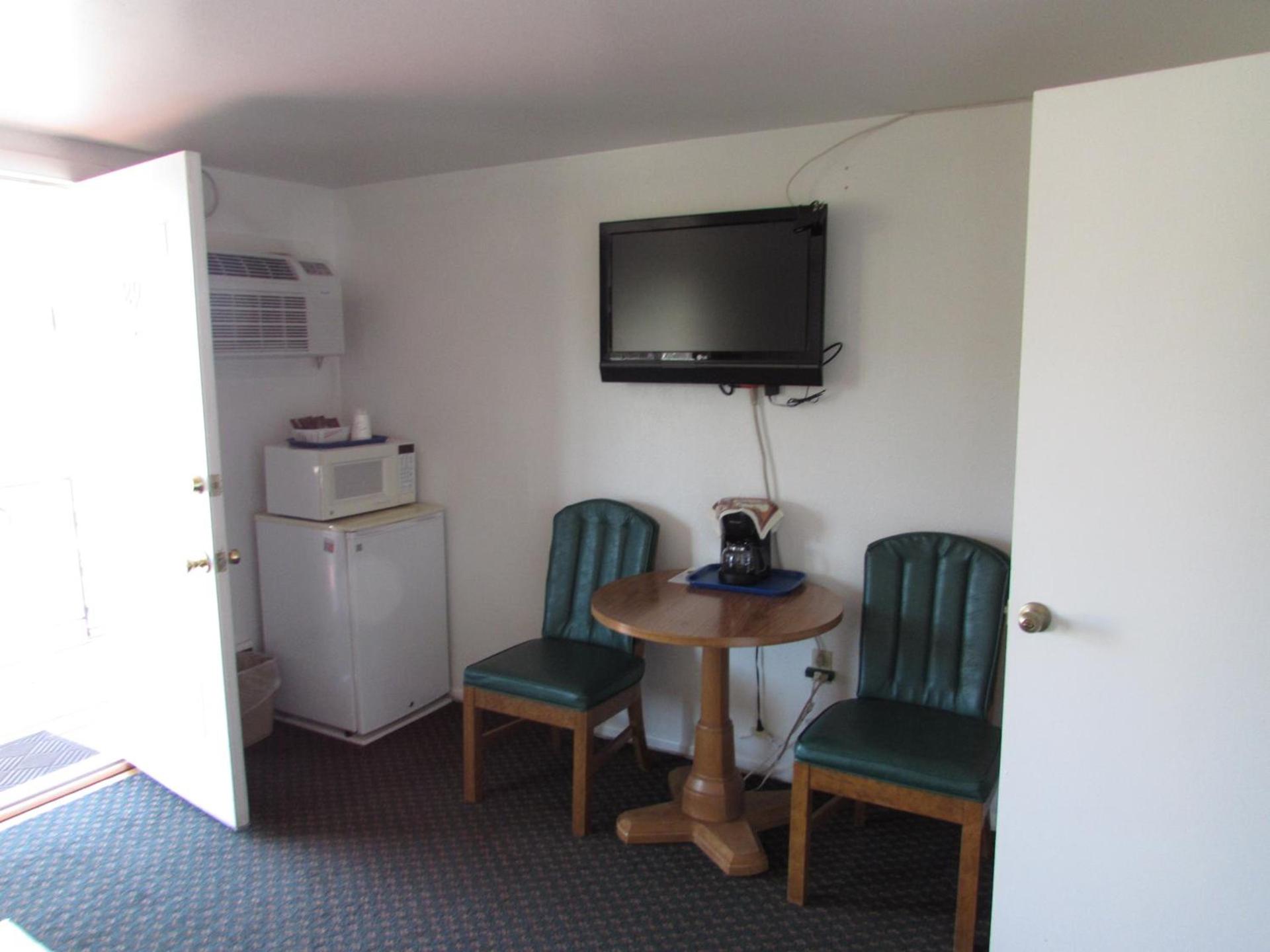 Mel Haven Motel photo 55