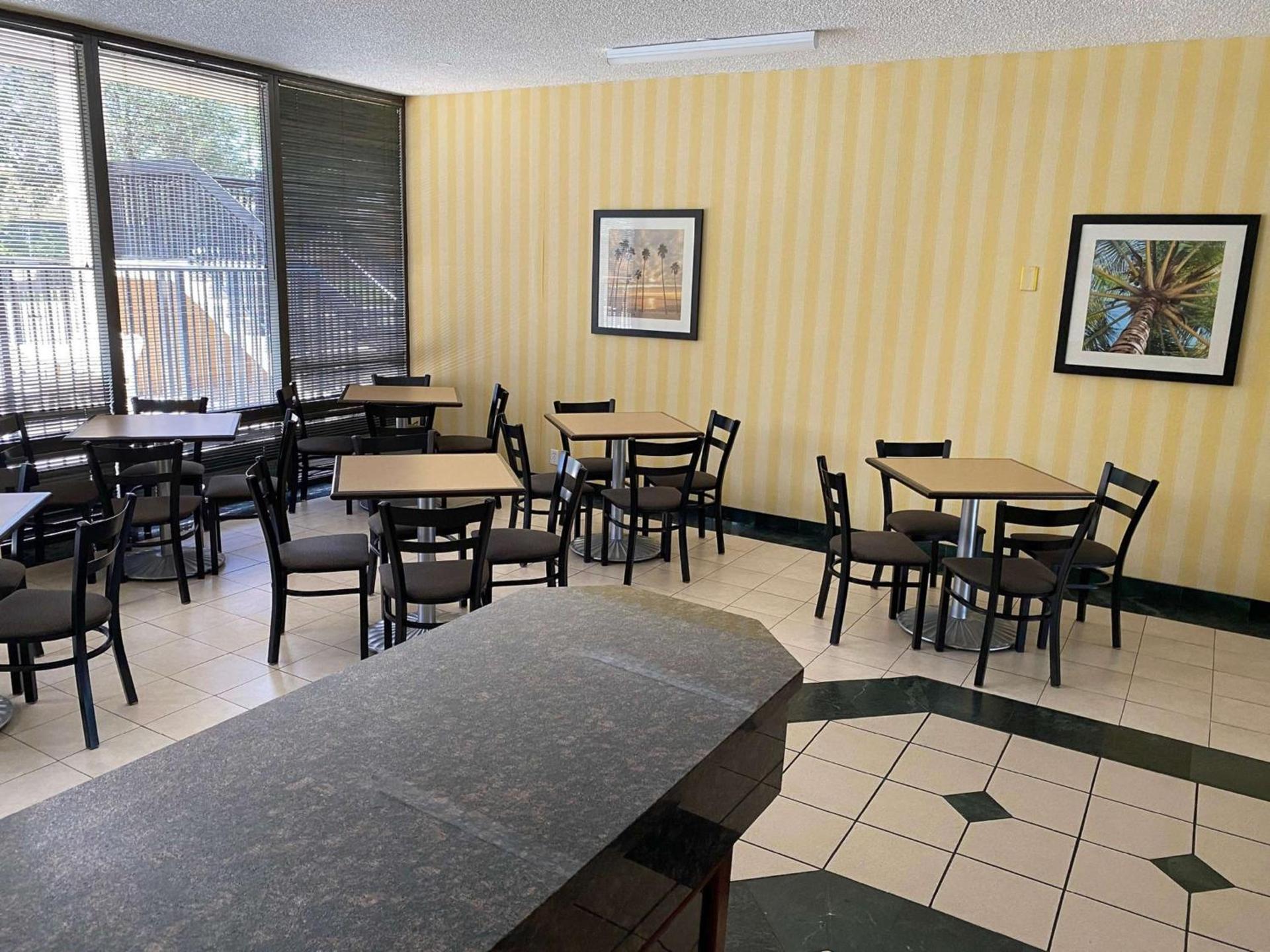 Quality Inn Fort Pierce I-95 photo 9