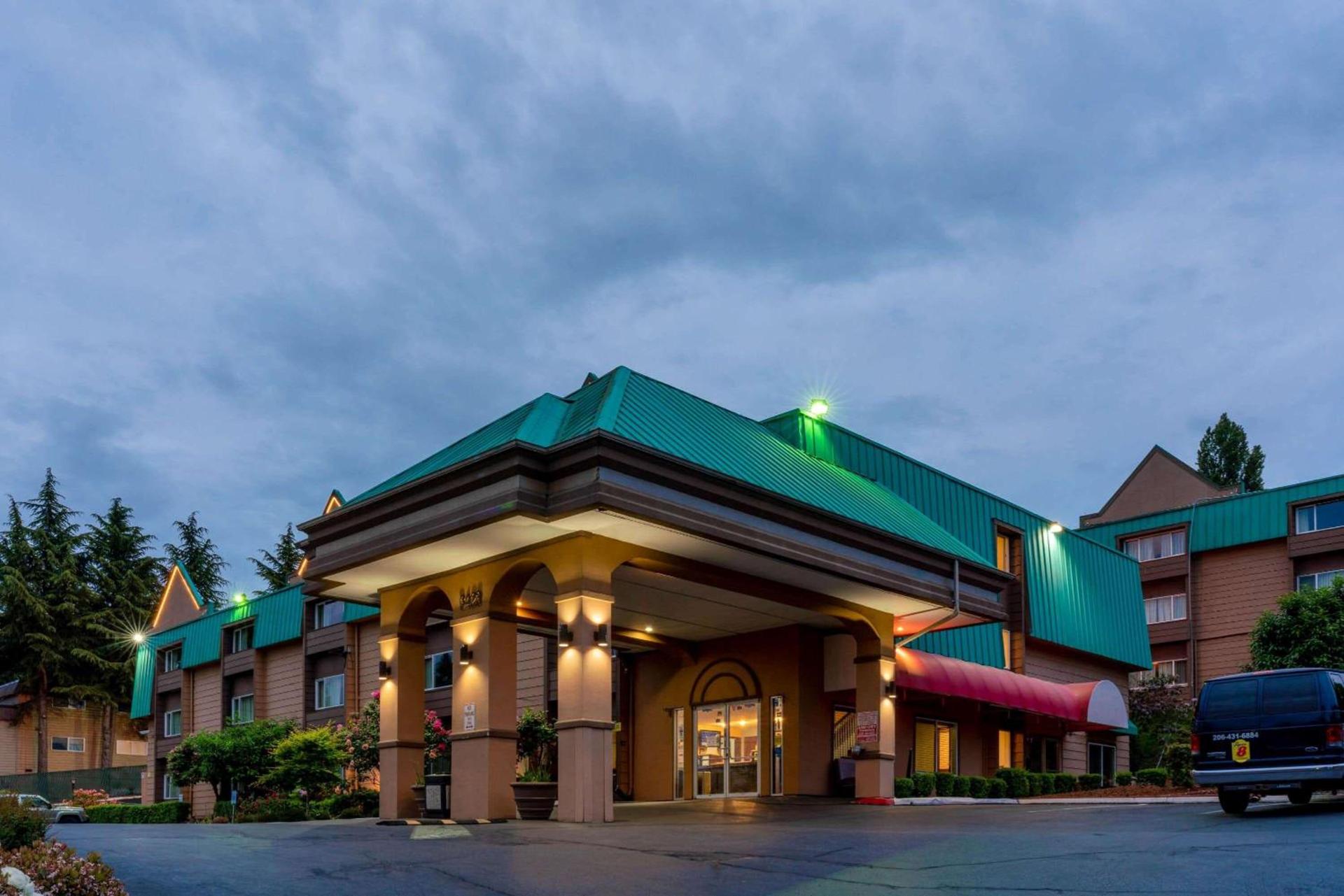 Sutton Suites Hotel photo 1