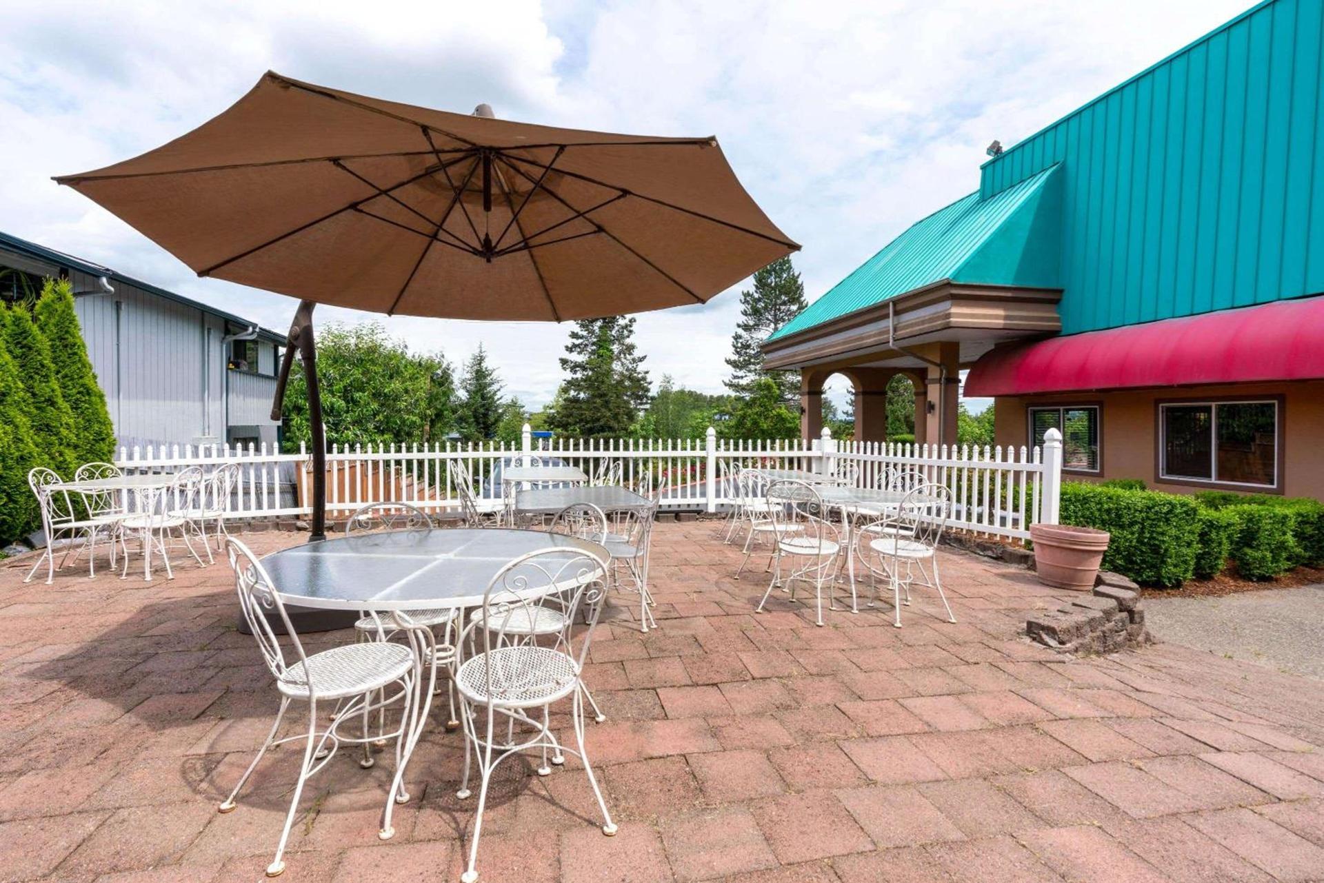 Sutton Suites Hotel photo 12