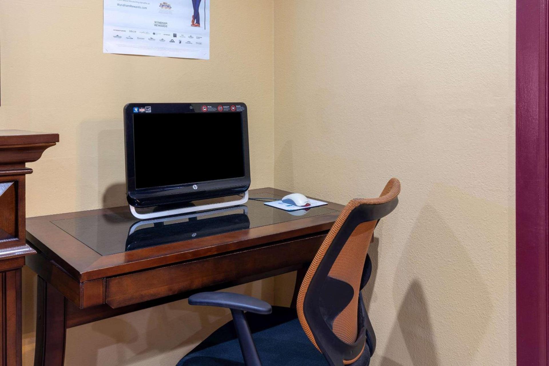 Sutton Suites Hotel photo 14