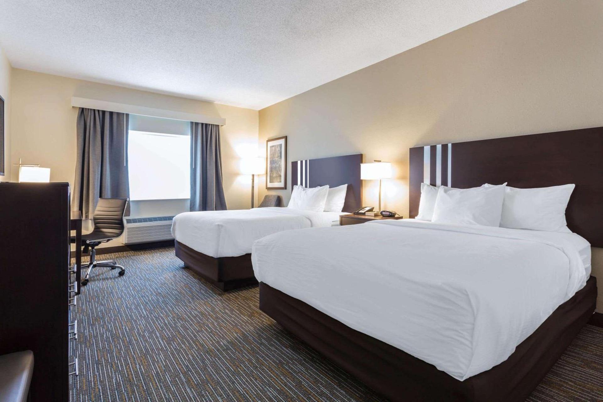 Wingate by Wyndham Gurnee photo 11