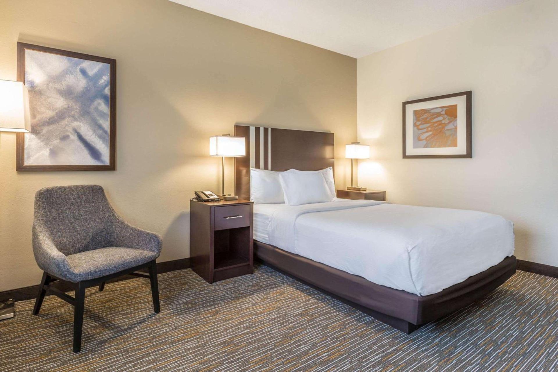 Wingate by Wyndham Gurnee photo 12