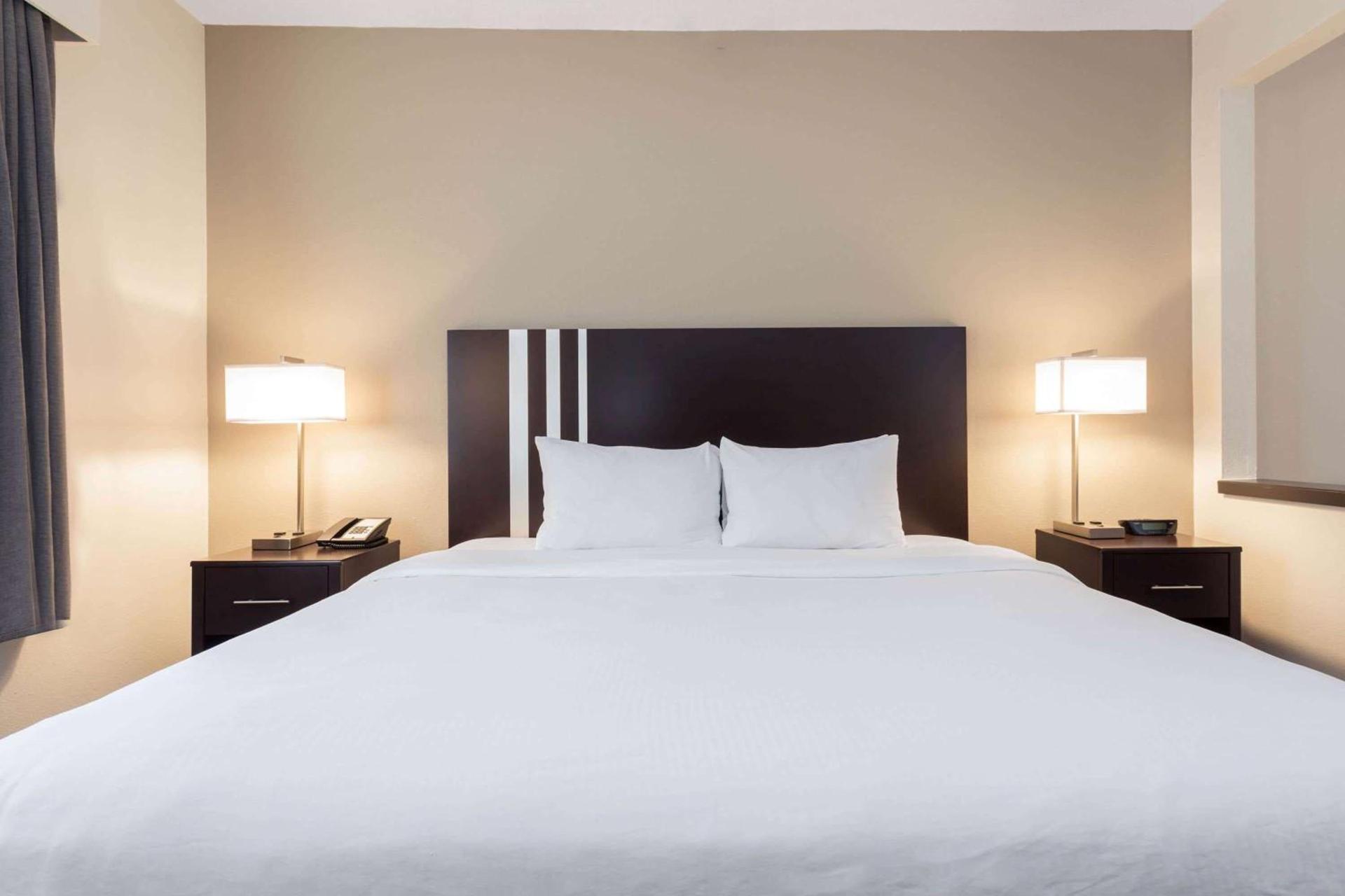 Wingate by Wyndham Gurnee photo 14
