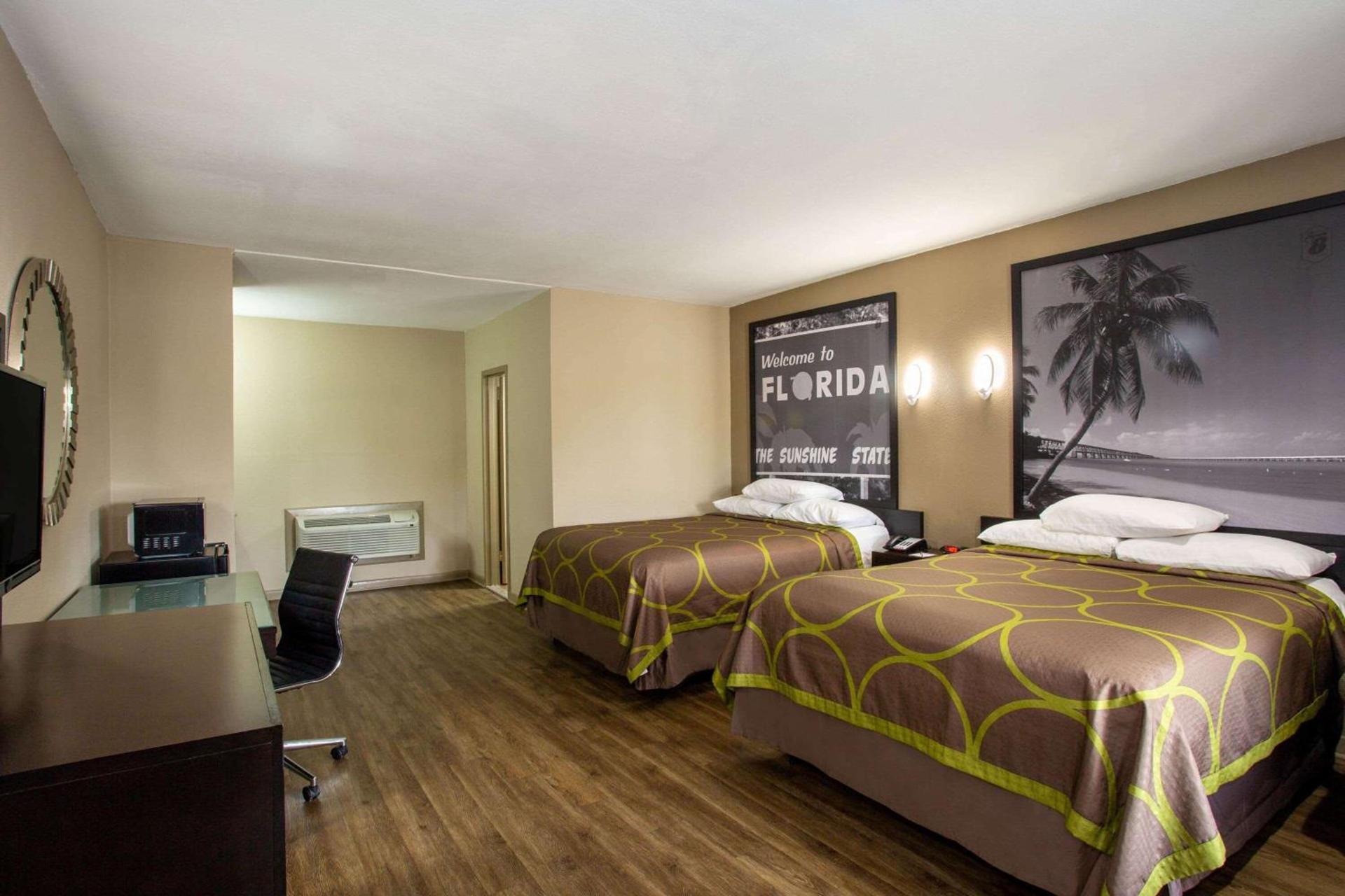 Super 8 by Wyndham Pensacola NAS Area photo 12