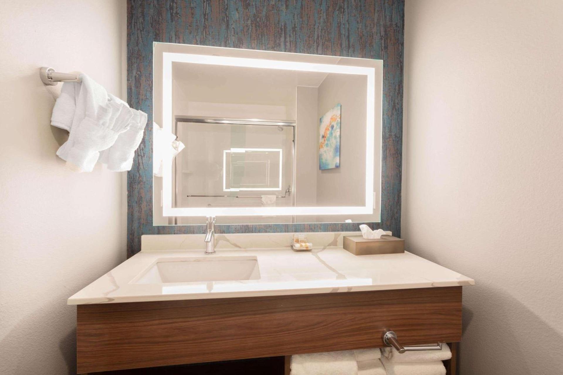 La Quinta Inn & Suites Limon by Wyndham photo 38