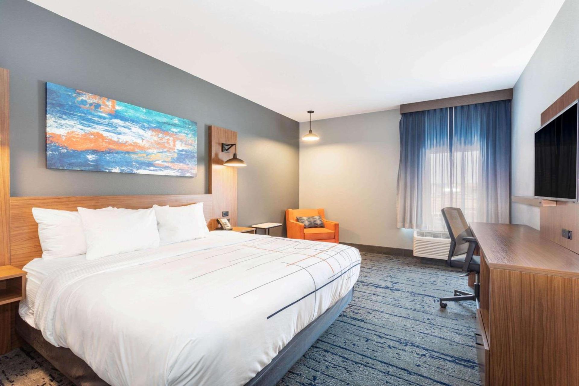La Quinta Inn & Suites Limon by Wyndham photo 40