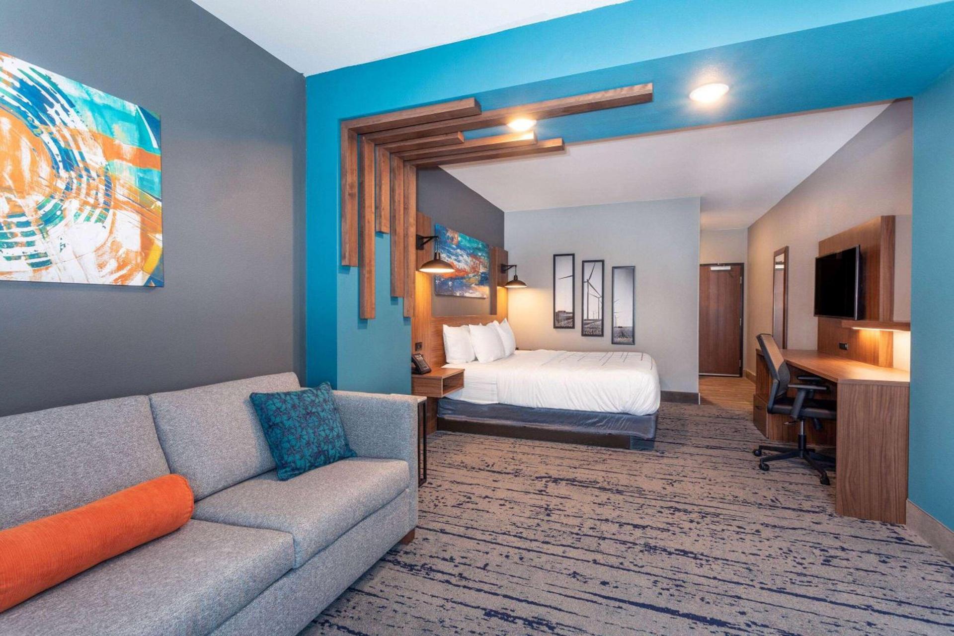 La Quinta Inn & Suites Limon by Wyndham photo 46