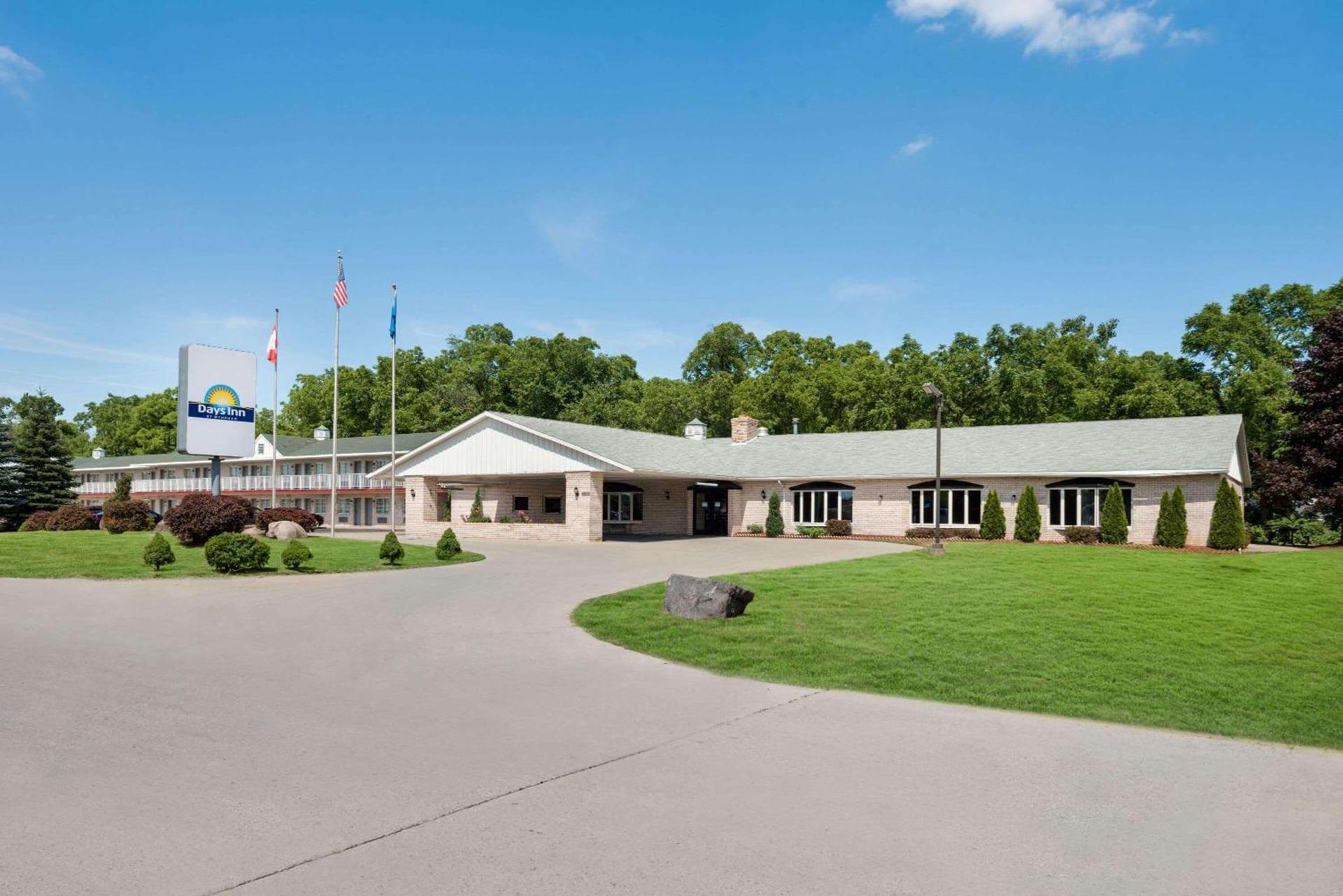 Days Inn by Wyndham Whitmore Lake Near Ann Arbor And Brighton photo 1