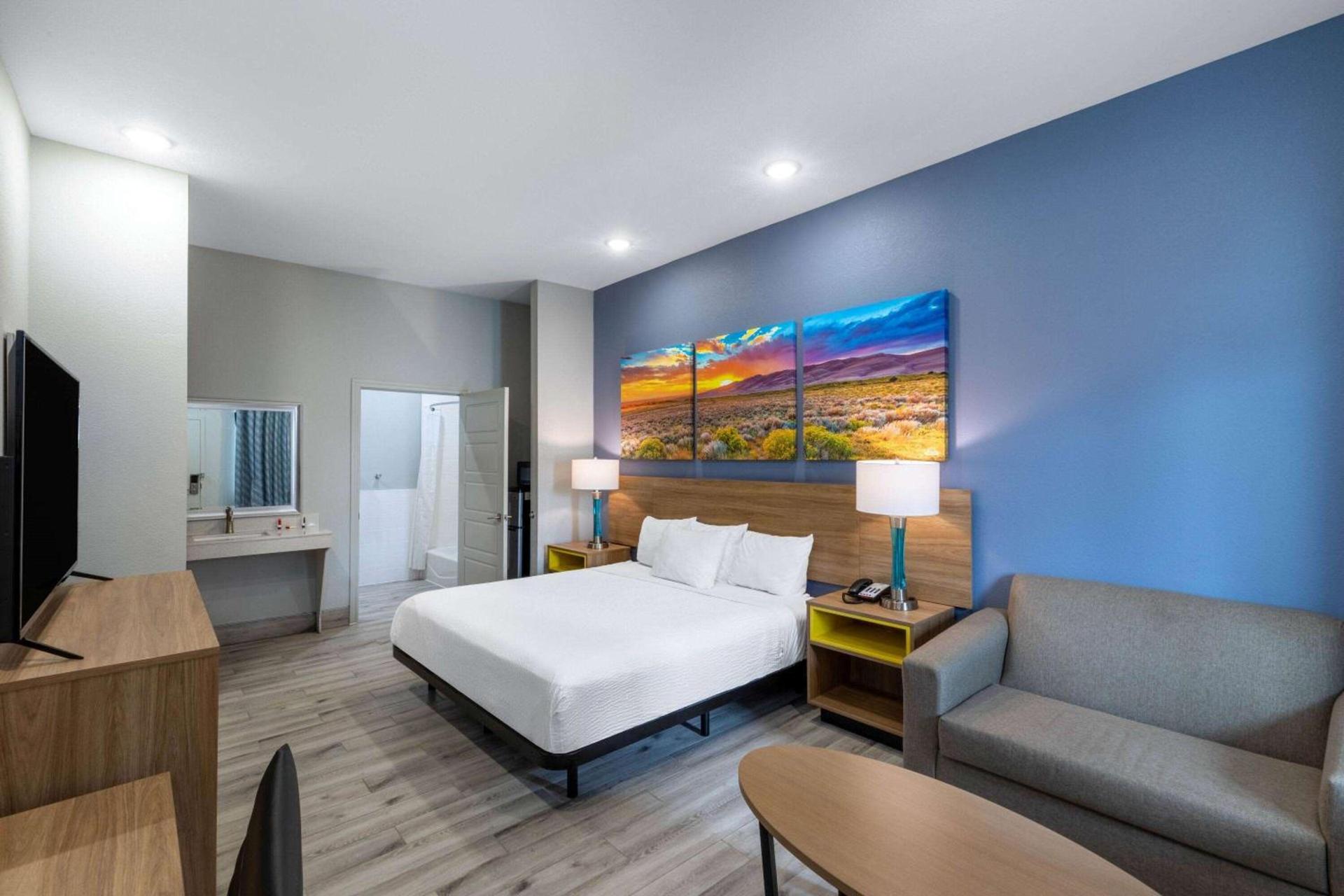 Days Inn & Suites by Wyndham Downtown/University of Houston photo 14