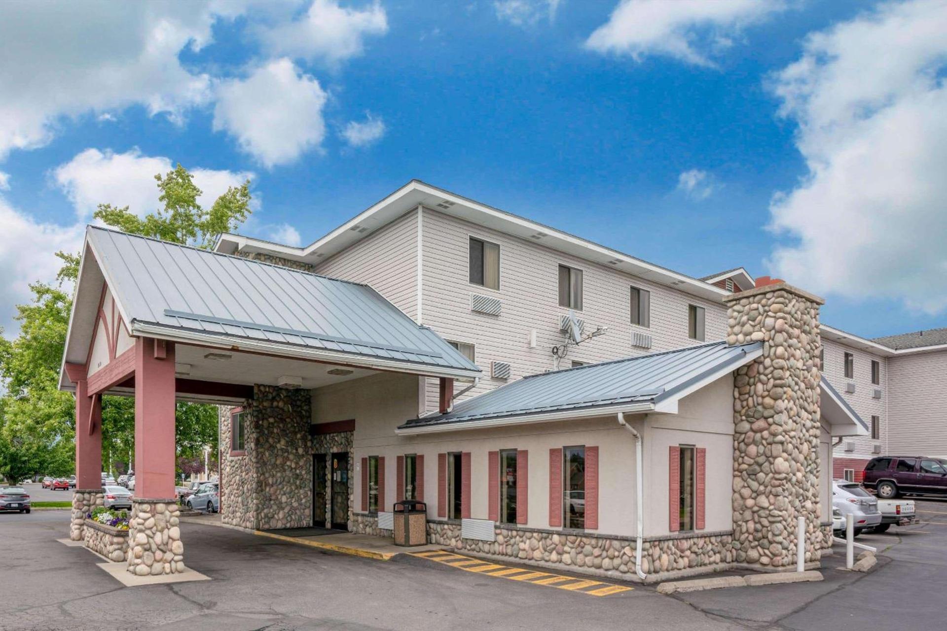 Super 8 by Wyndham Spokane Valley photo 2