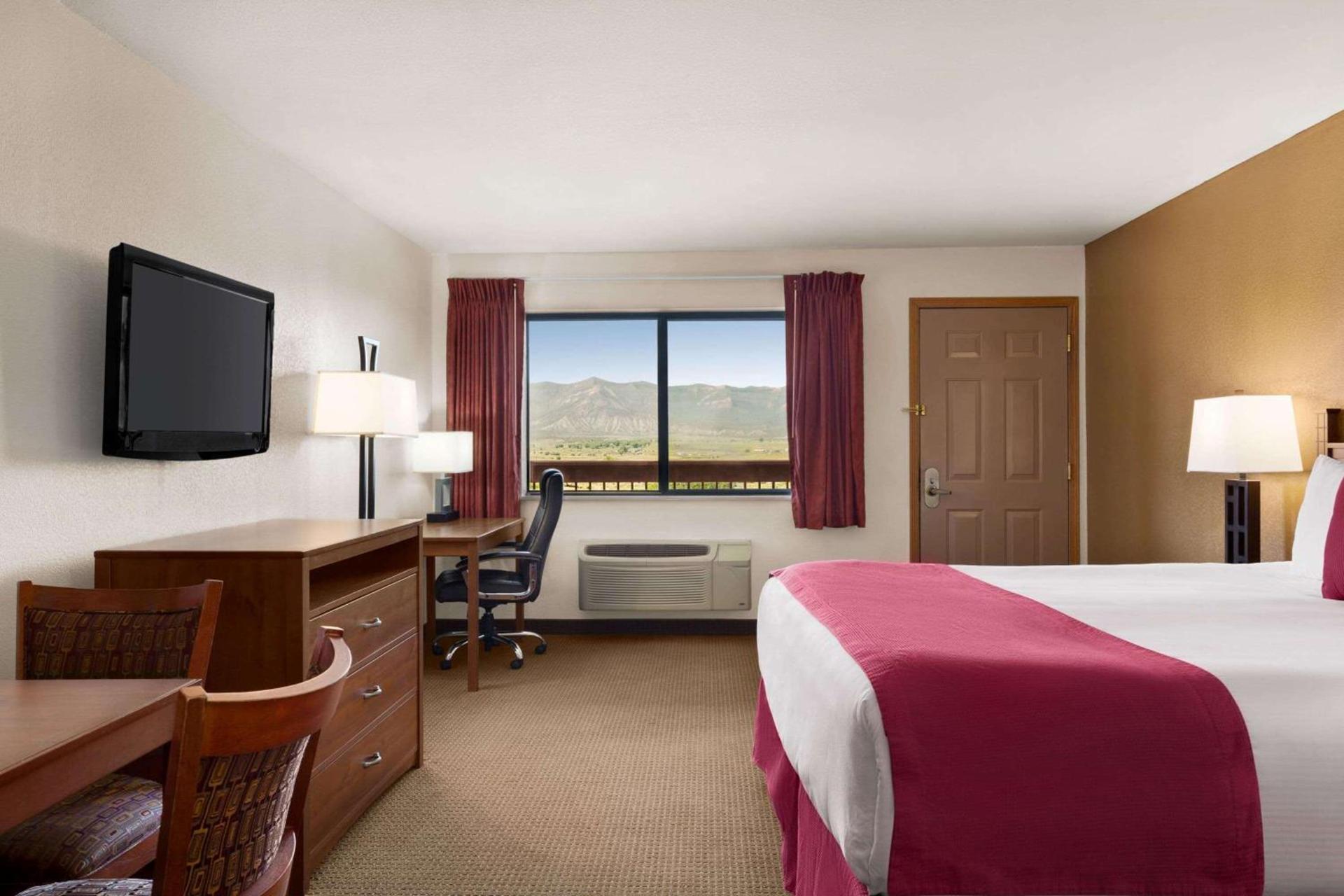 Baymont by Wyndham Cortez photo 24