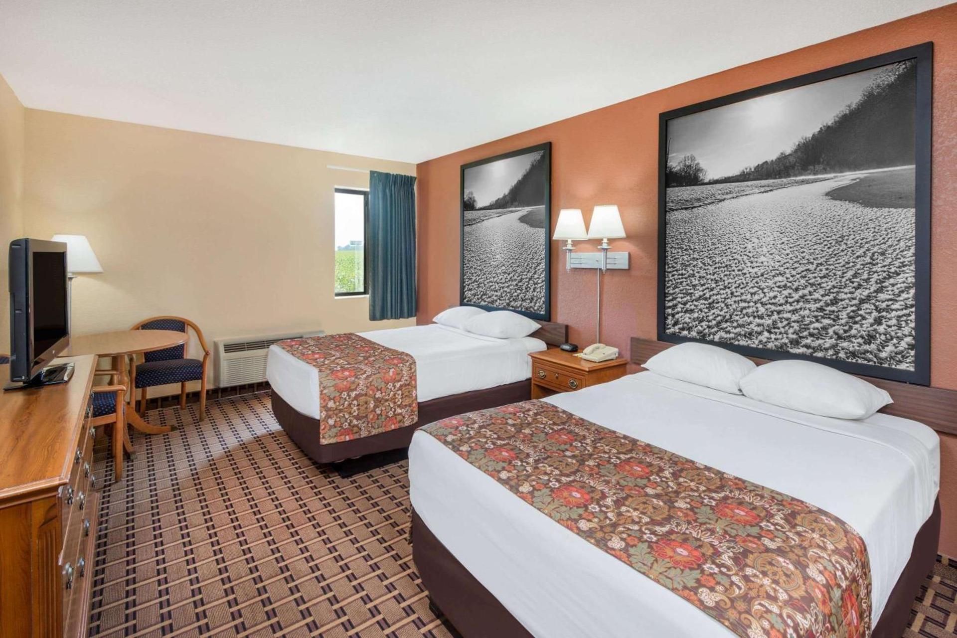 Super 8 by Wyndham Charleston Sikeston East MO photo 10