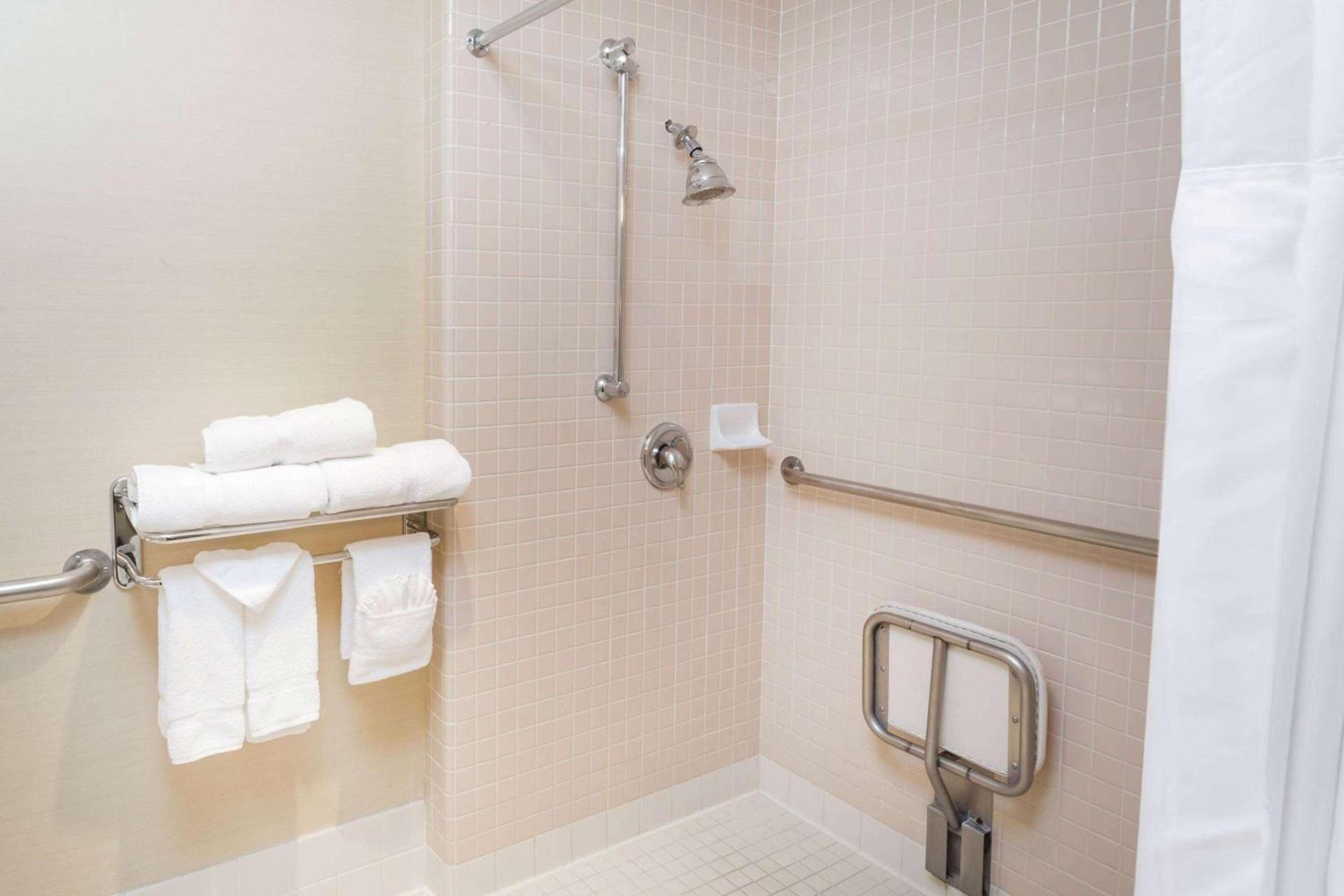 Wyndham Garden San Diego near SeaWorld photo 26