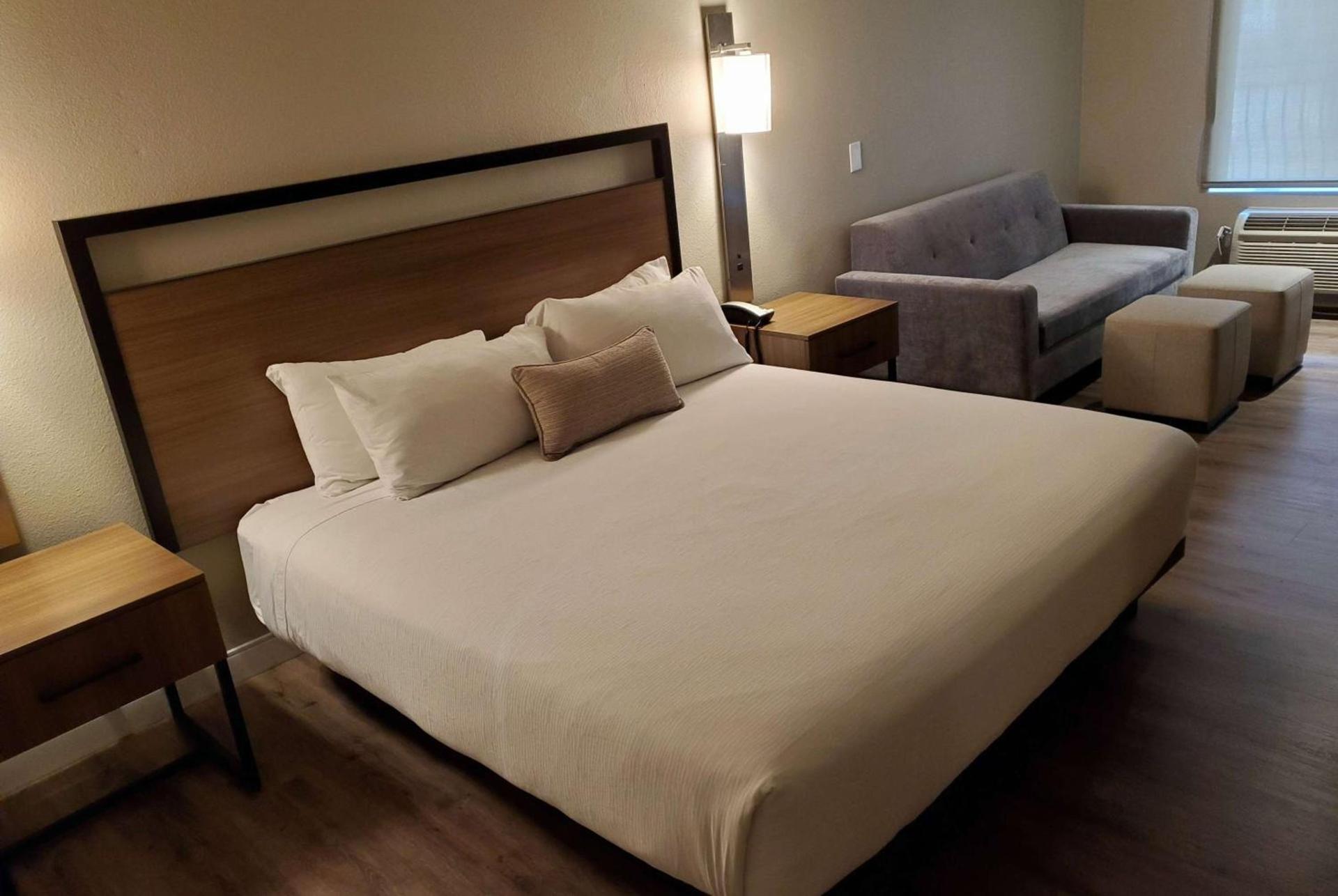 Wyndham Garden San Diego near SeaWorld photo 8