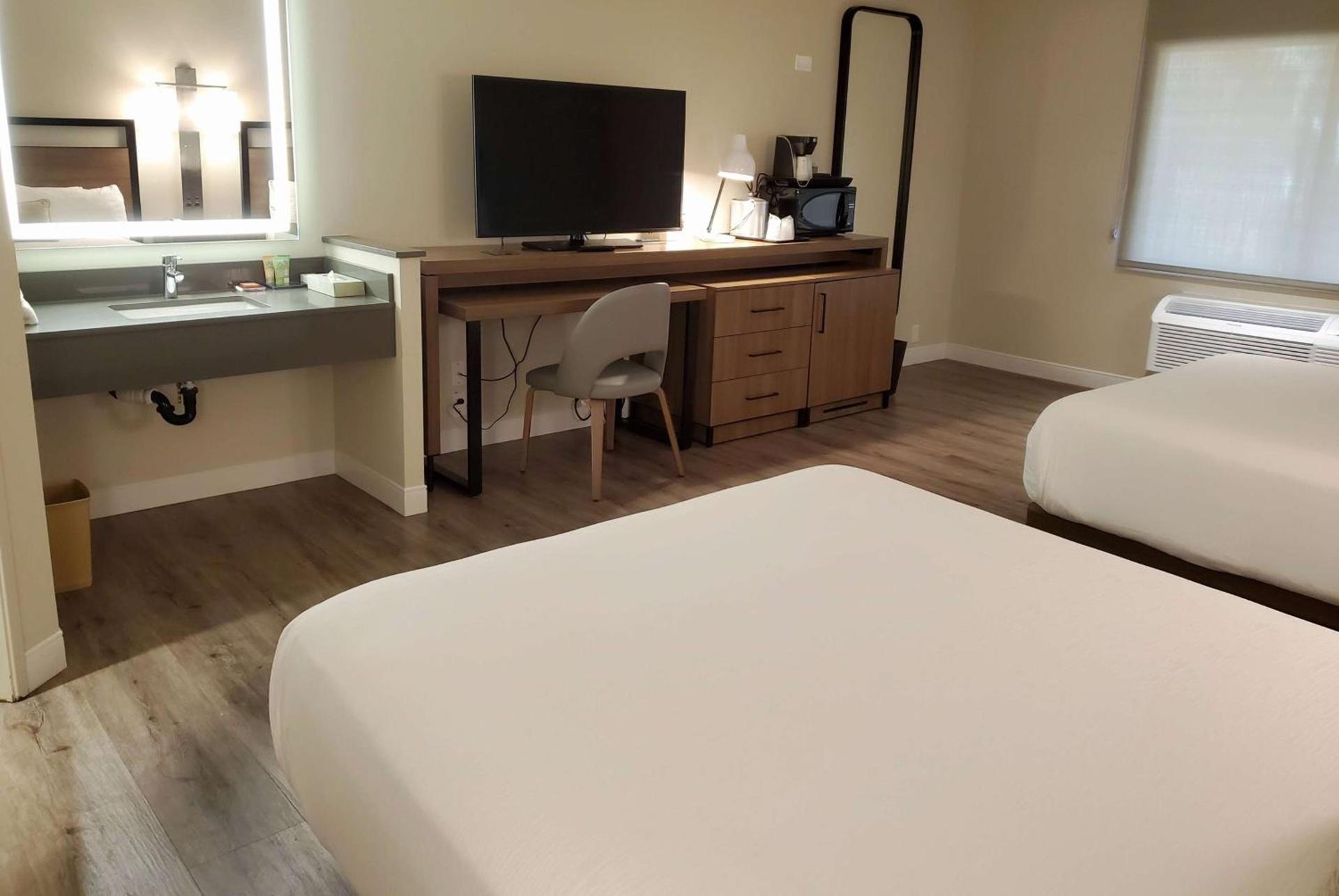 Wyndham Garden San Diego near SeaWorld photo 21