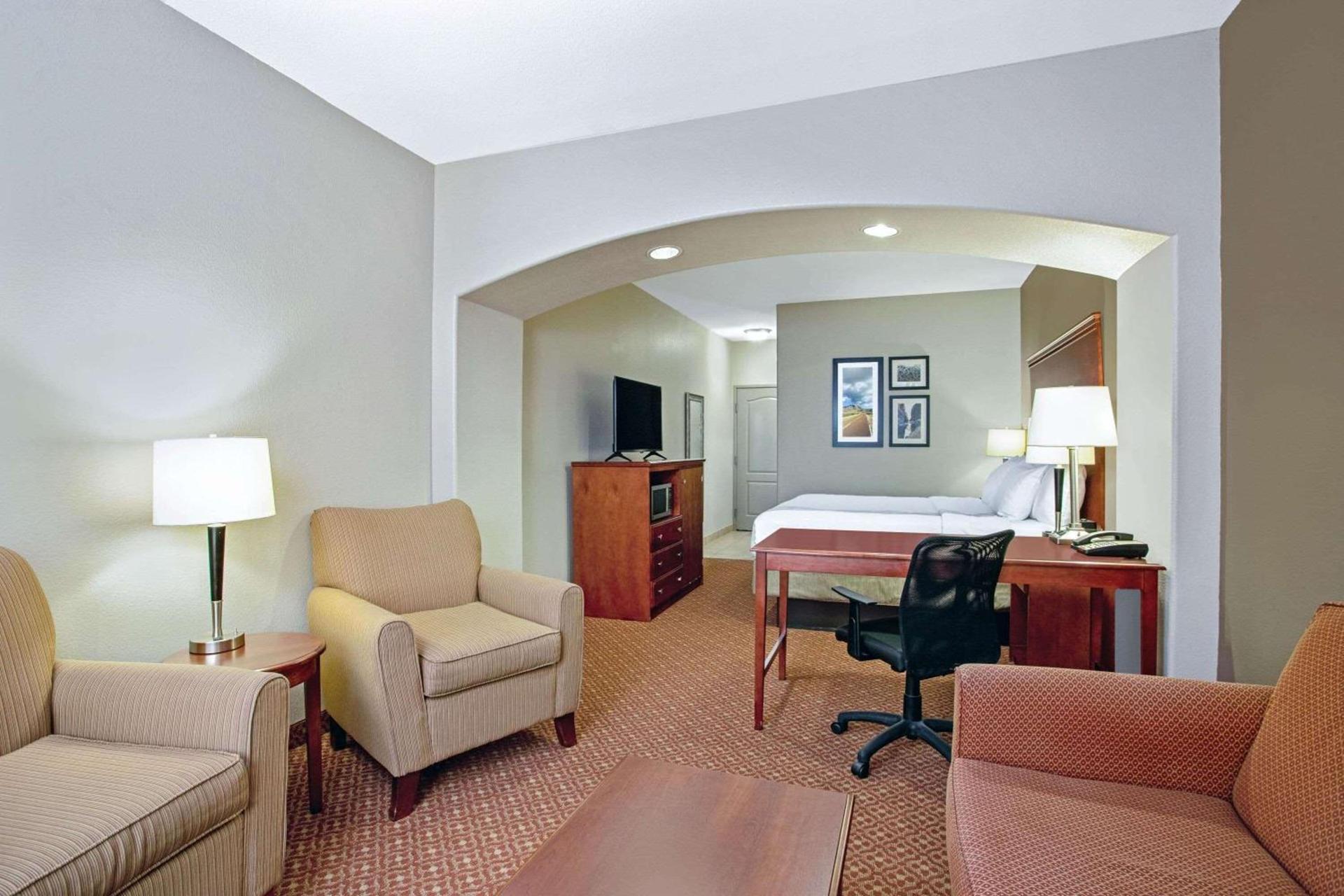 La Quinta by Wyndham Fairfield TX photo 43