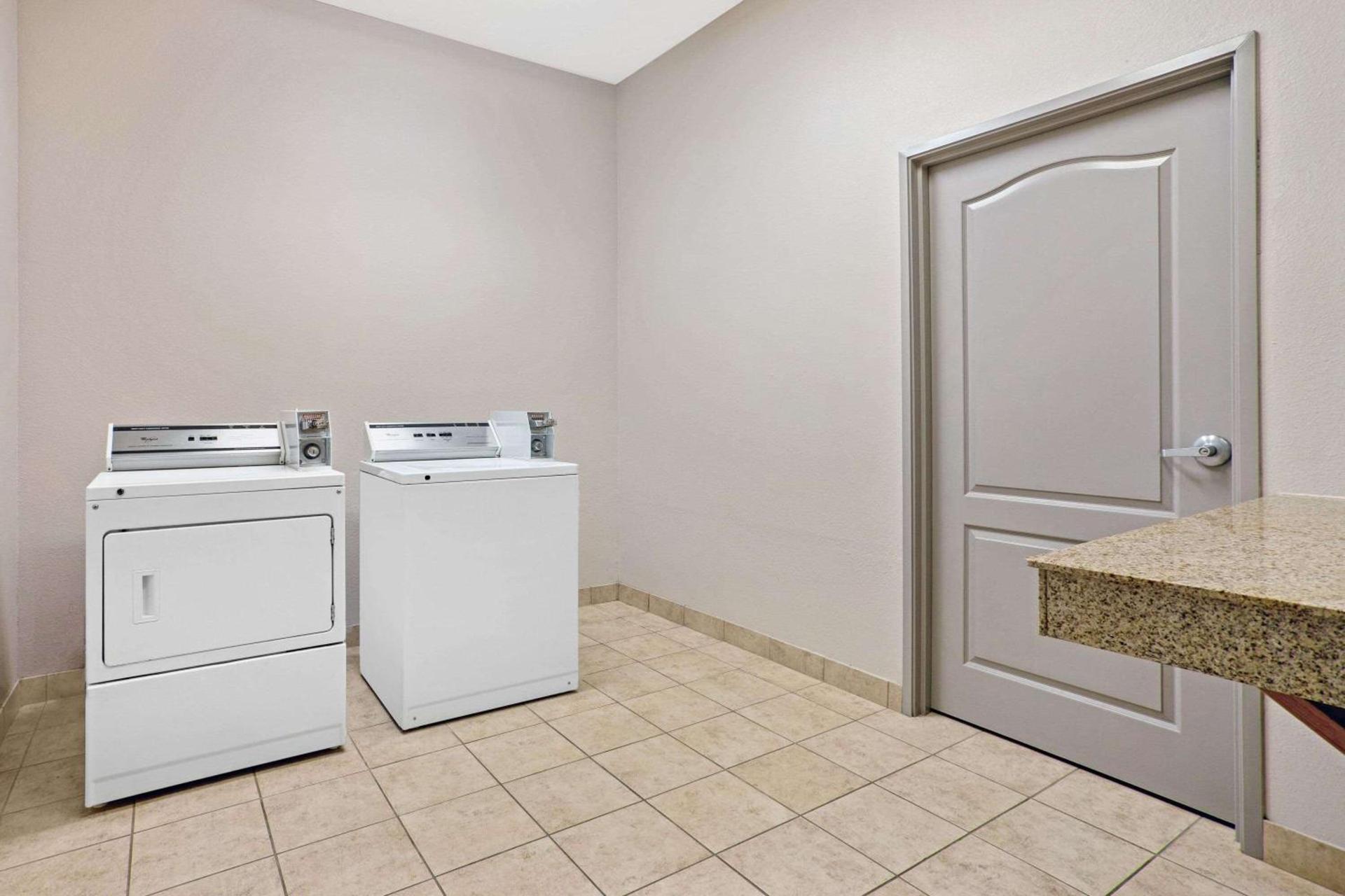 La Quinta by Wyndham Fairfield TX photo 46
