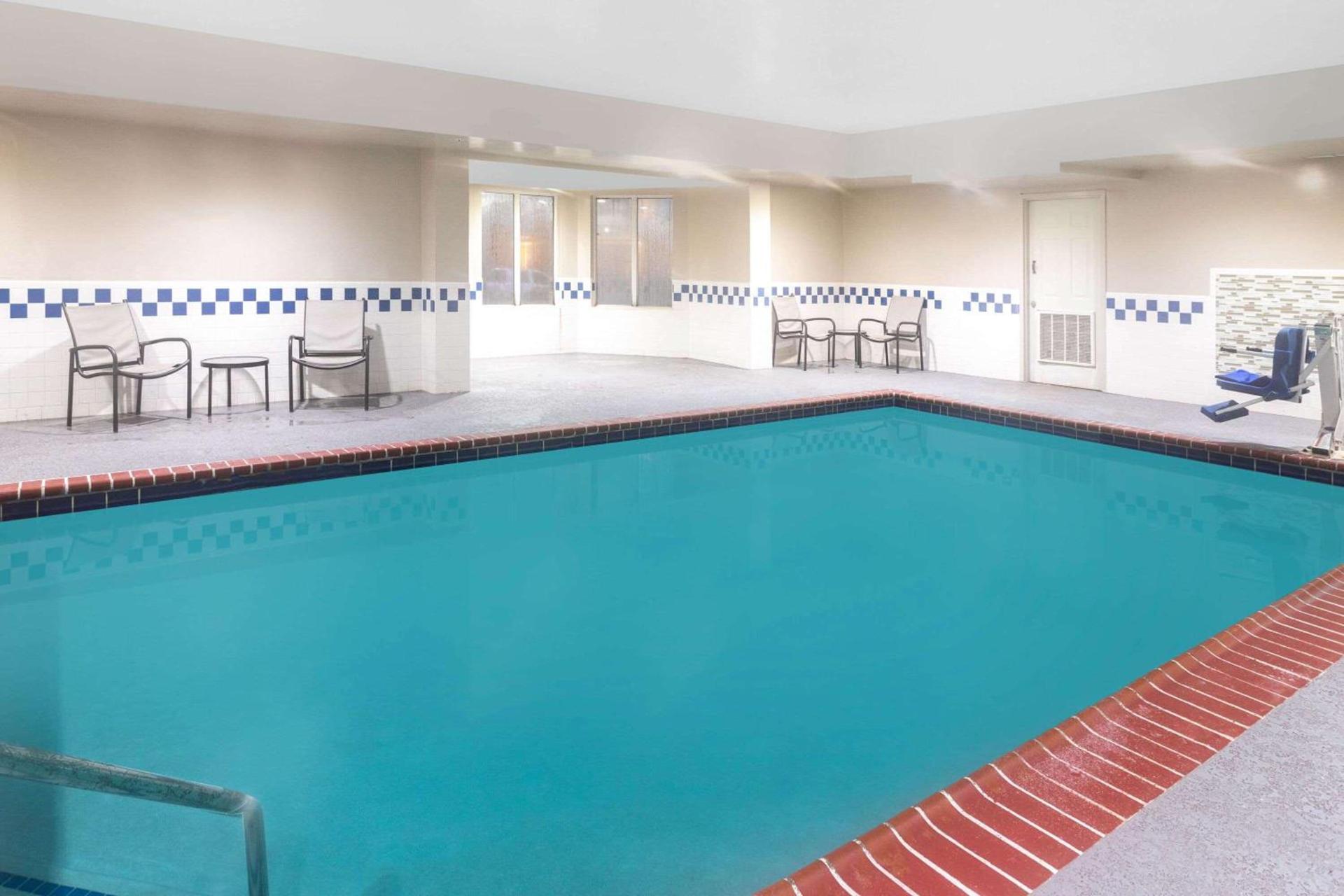 La Quinta by Wyndham Hopkinsville photo 68