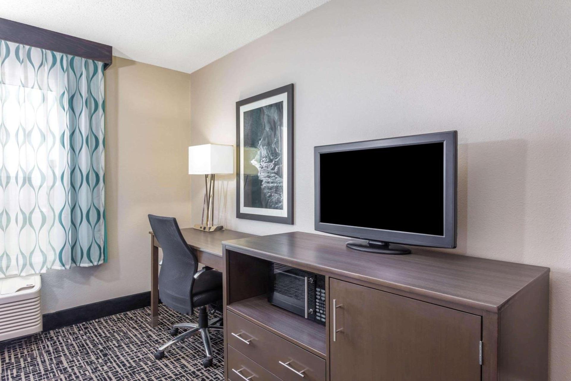 La Quinta by Wyndham Hopkinsville photo 51