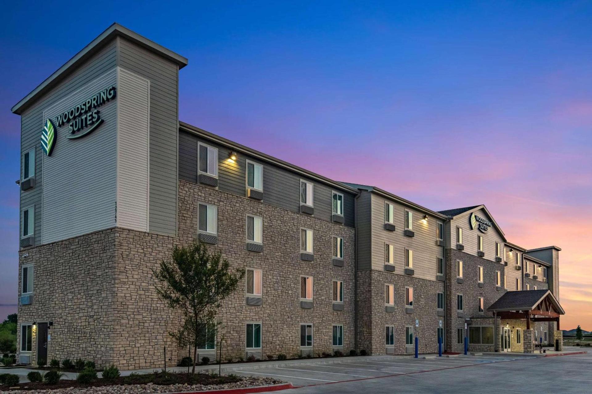 WoodSpring Suites North Ft Worth Alliance TX Speedway photo 4