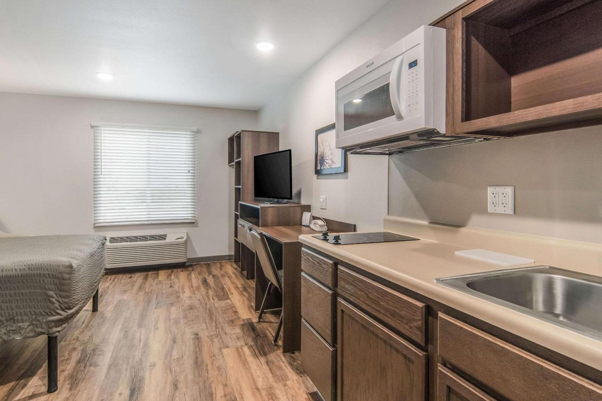 WoodSpring Suites North Ft Worth Alliance TX Speedway photo 8