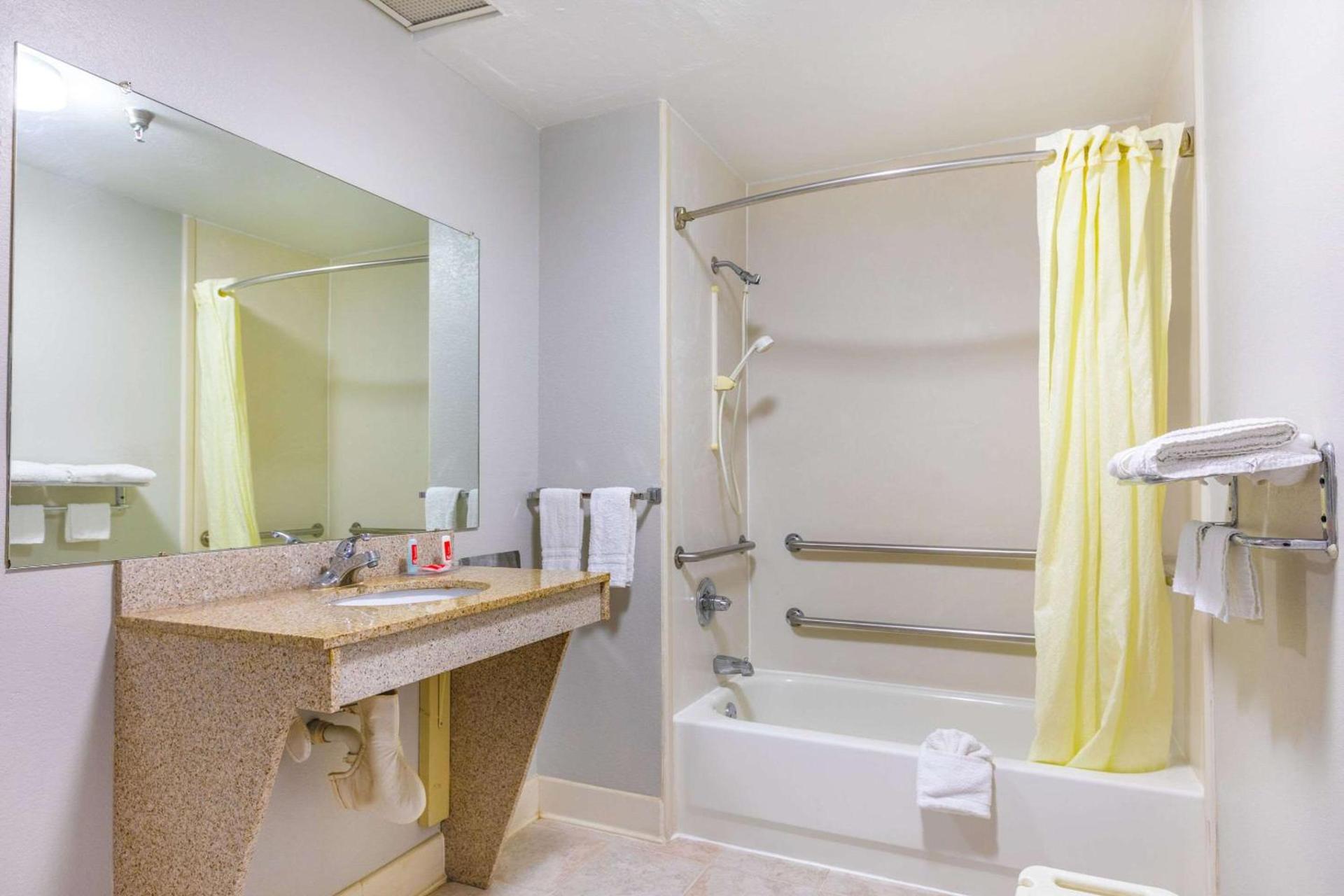Royal Palms Inn photo 24