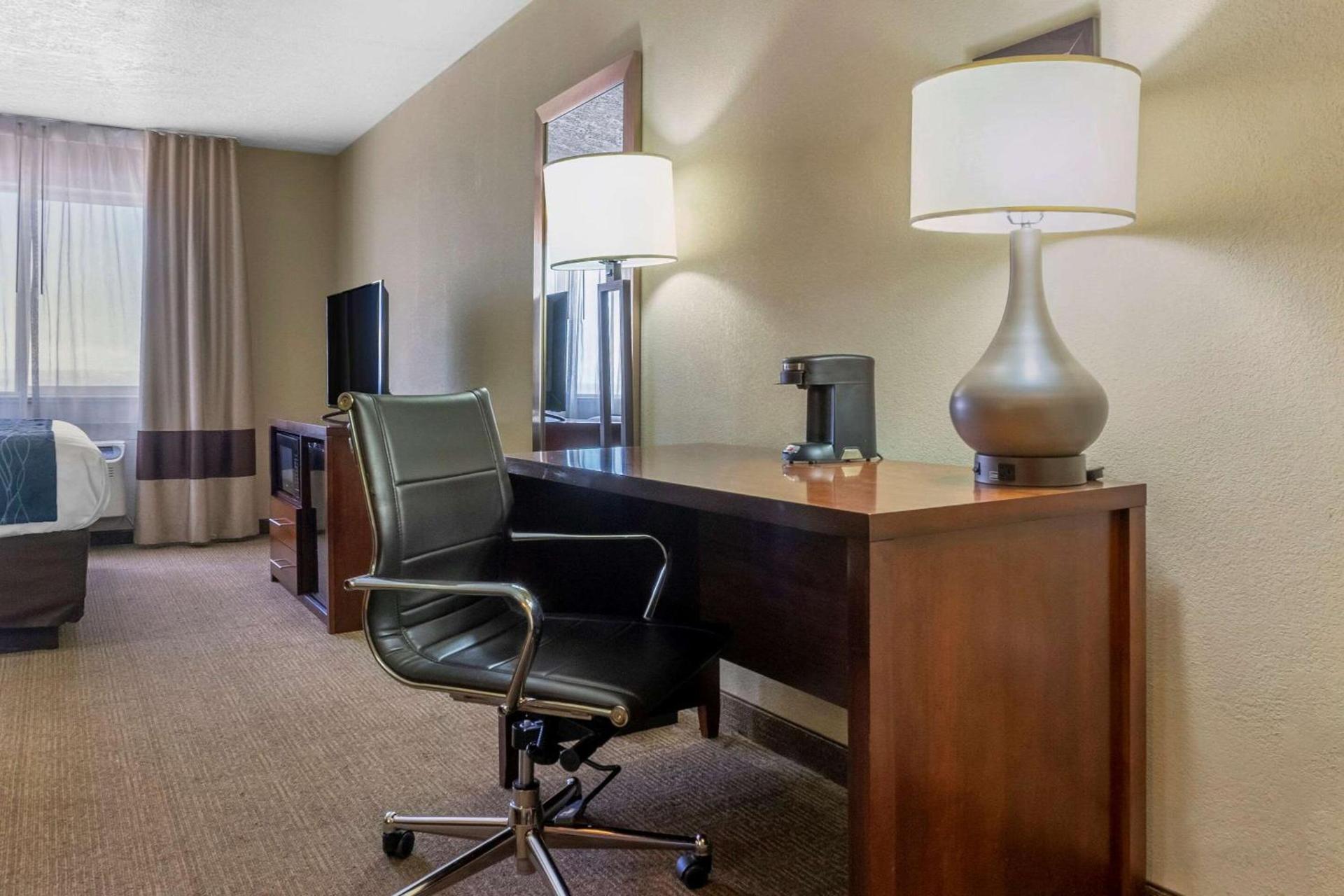 Comfort Inn Albuquerque Airport photo 17