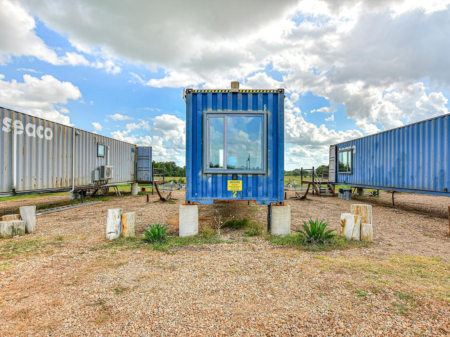 FlopHouze Shipping Container Hotel photo 12