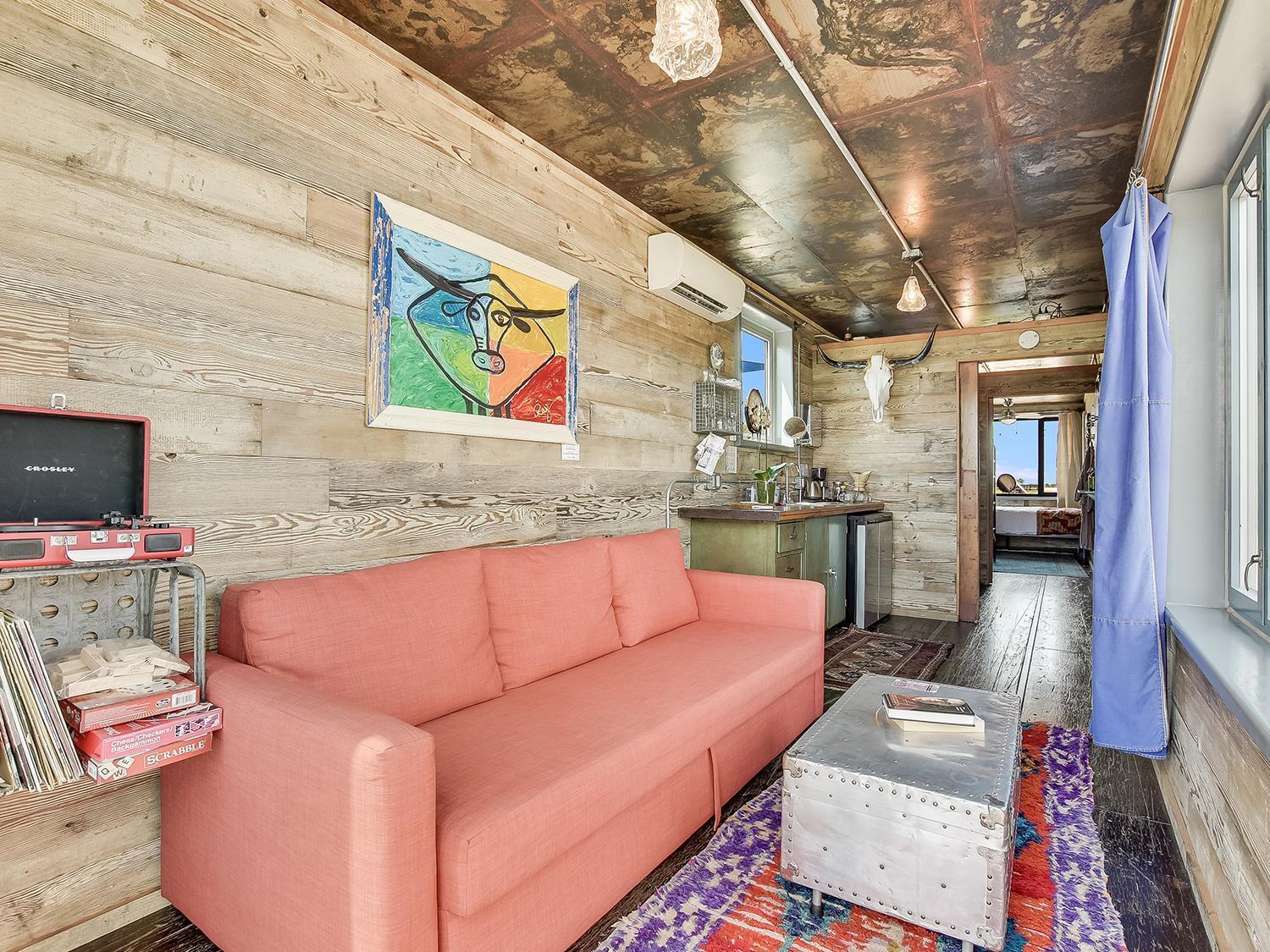 FlopHouze Shipping Container Hotel photo 10