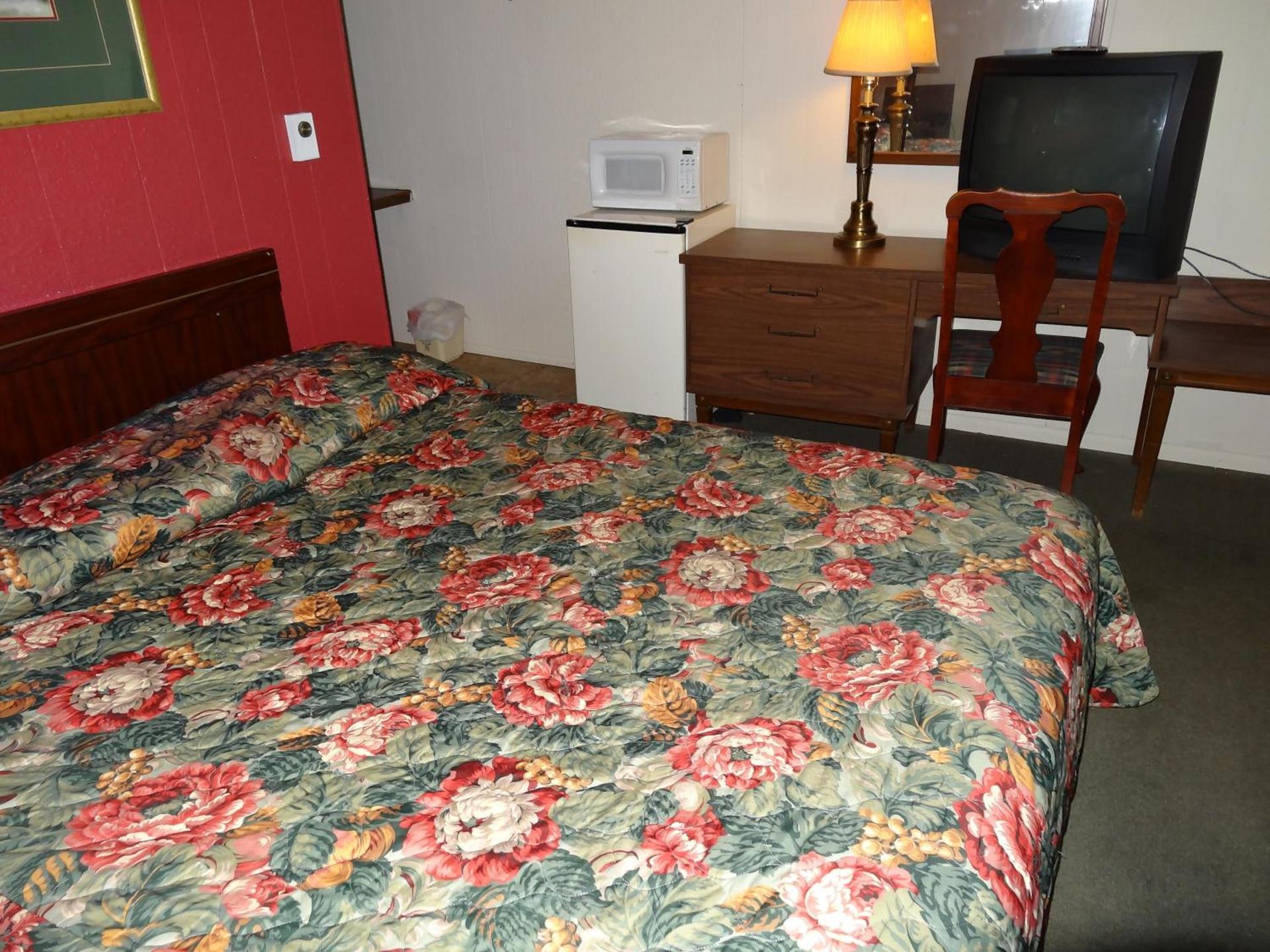 Sparta Motel Near St Louis- Mississippi River IL photo 2