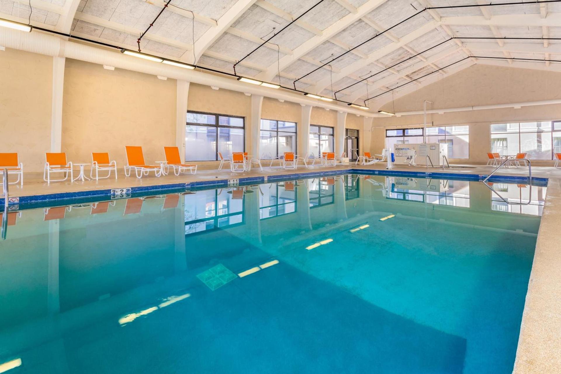 Hotel Gurnee photo 42