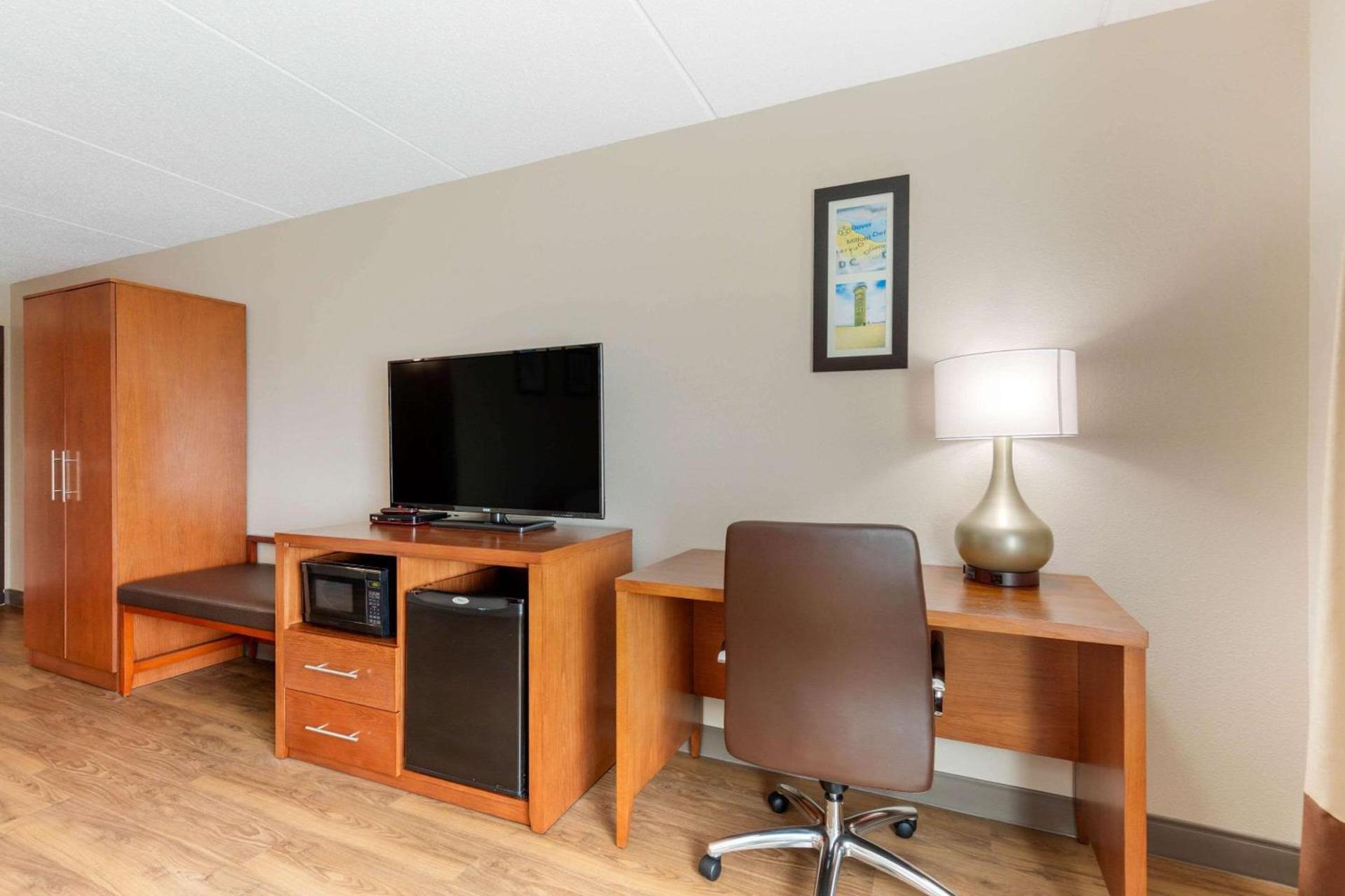 Comfort Inn & Suites Milford photo 23