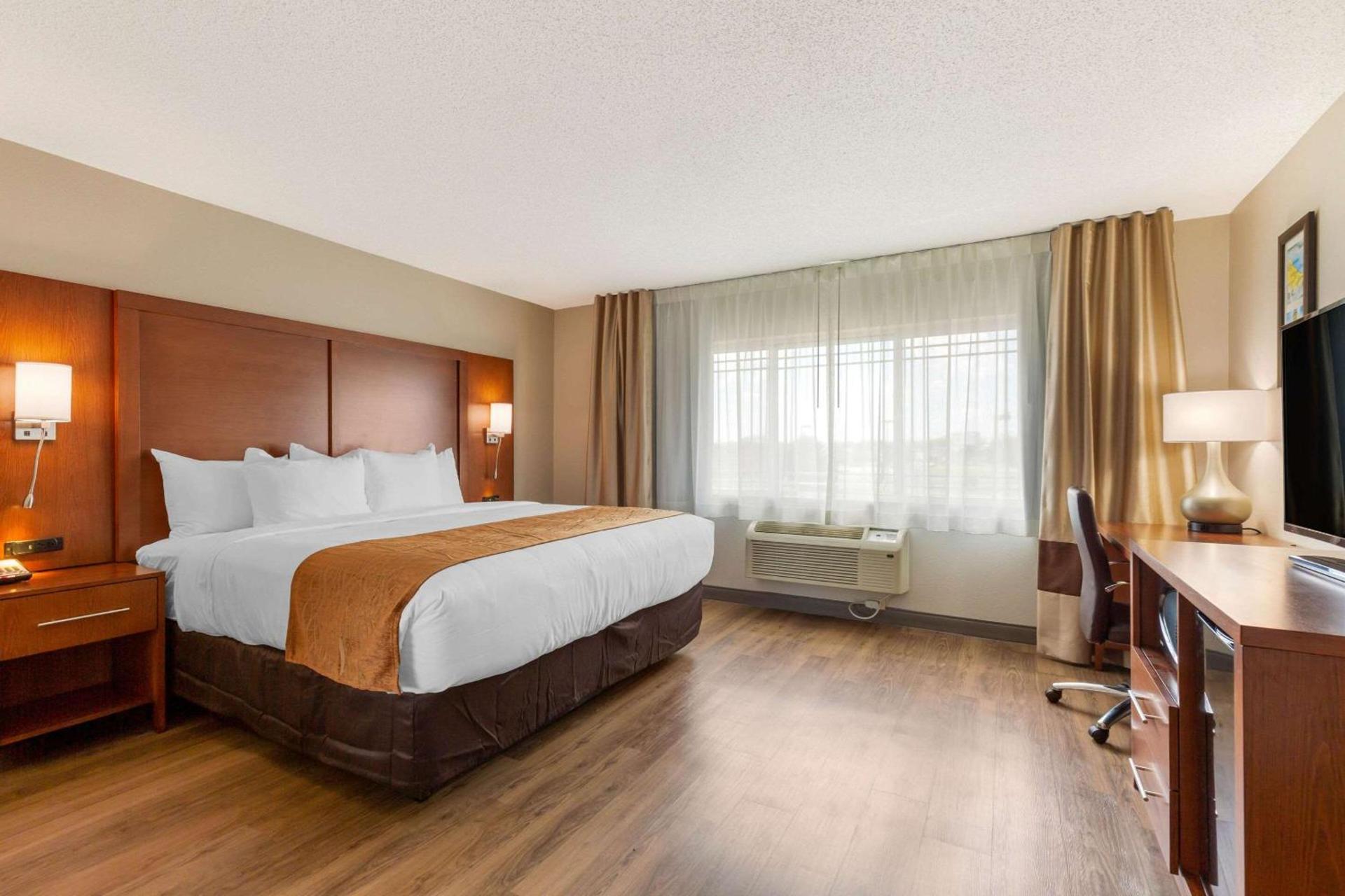Comfort Inn & Suites Milford photo 12