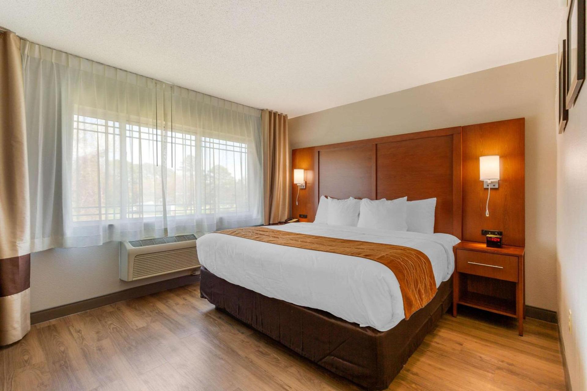 Comfort Inn & Suites Milford photo 9